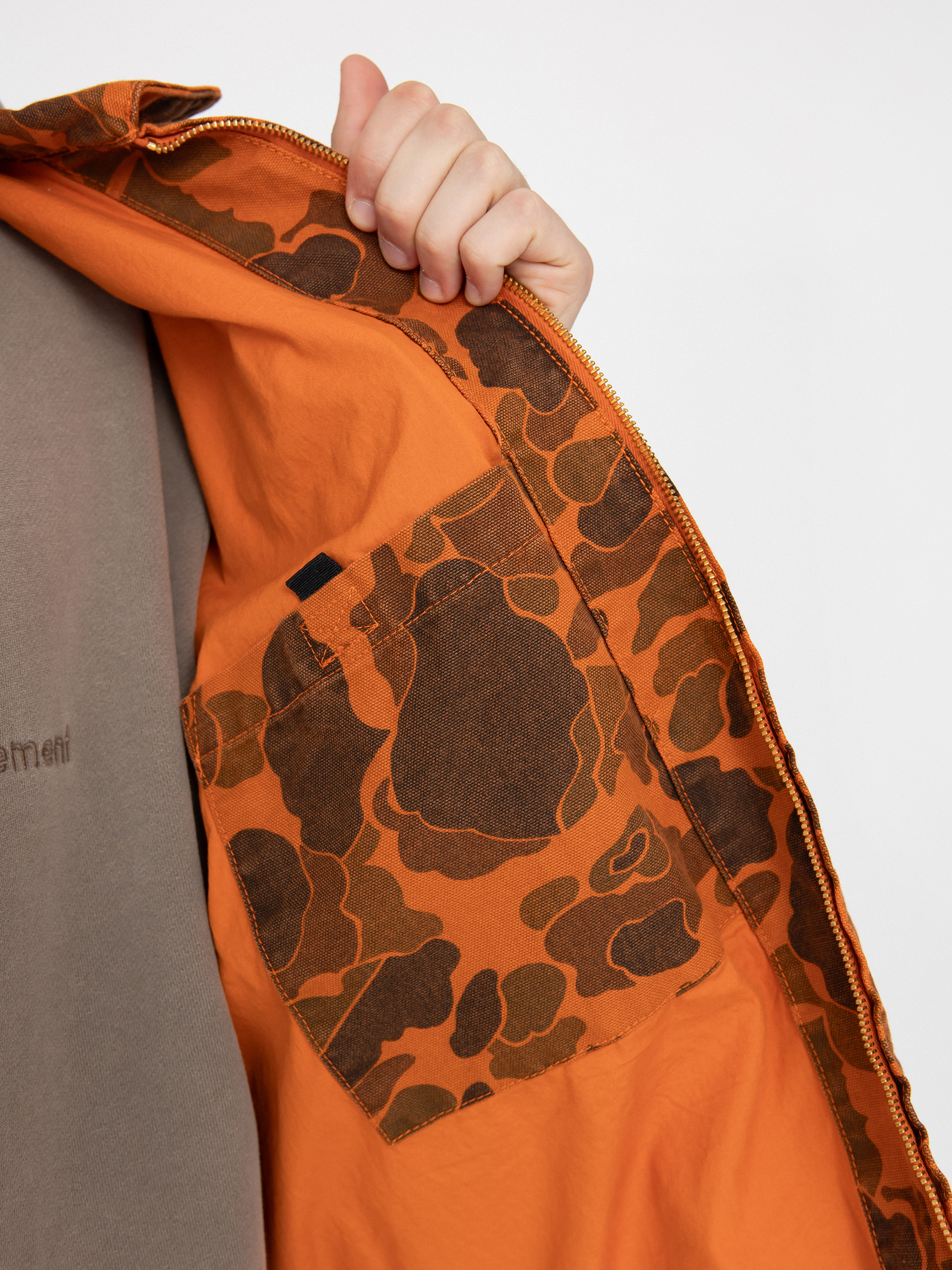 Bunda Carhartt WIP Duck Detroit (camo duck/green/turmeric)