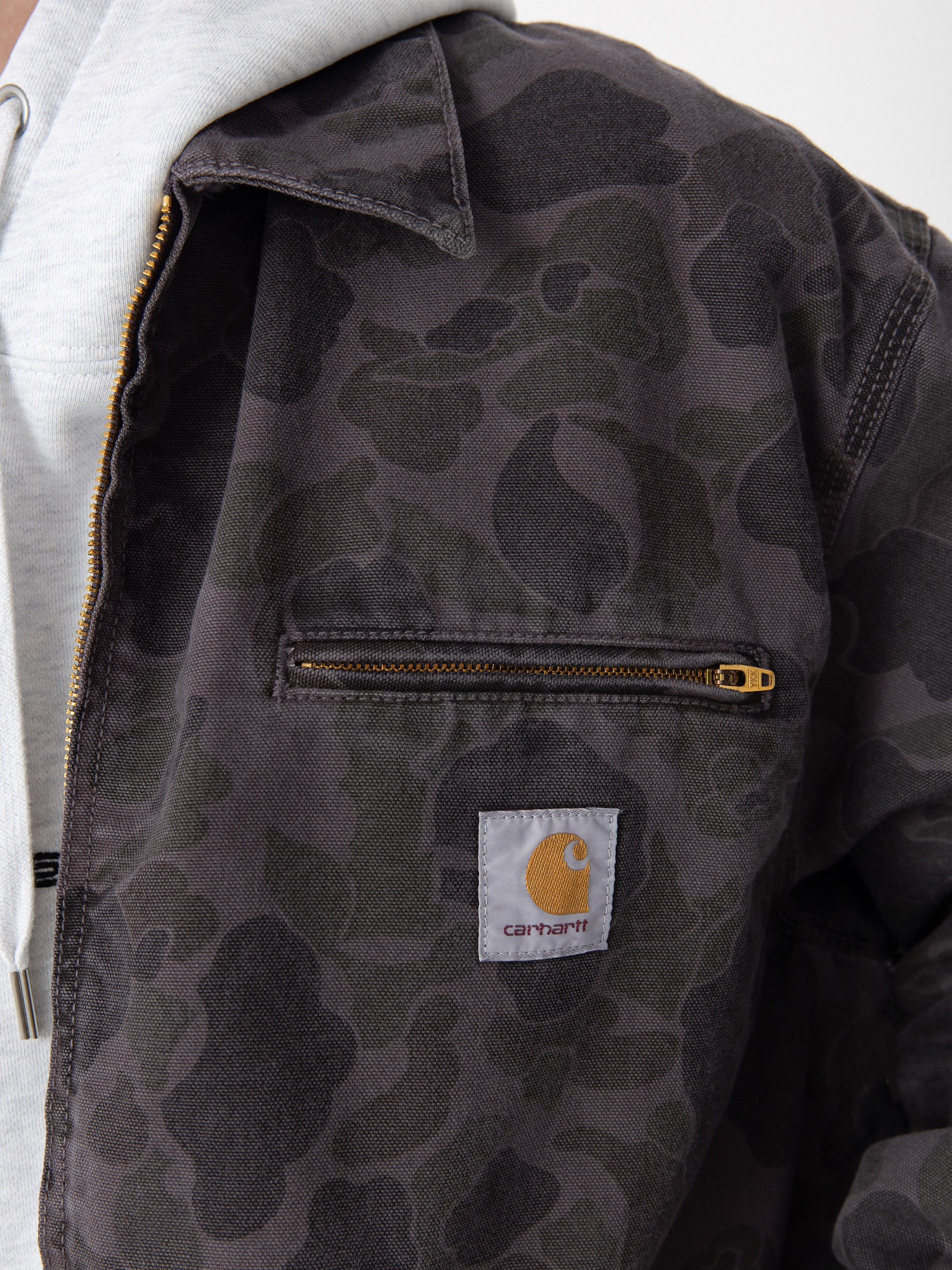 Bunda Carhartt WIP Duck Detroit (camo duck/green/graphite)
