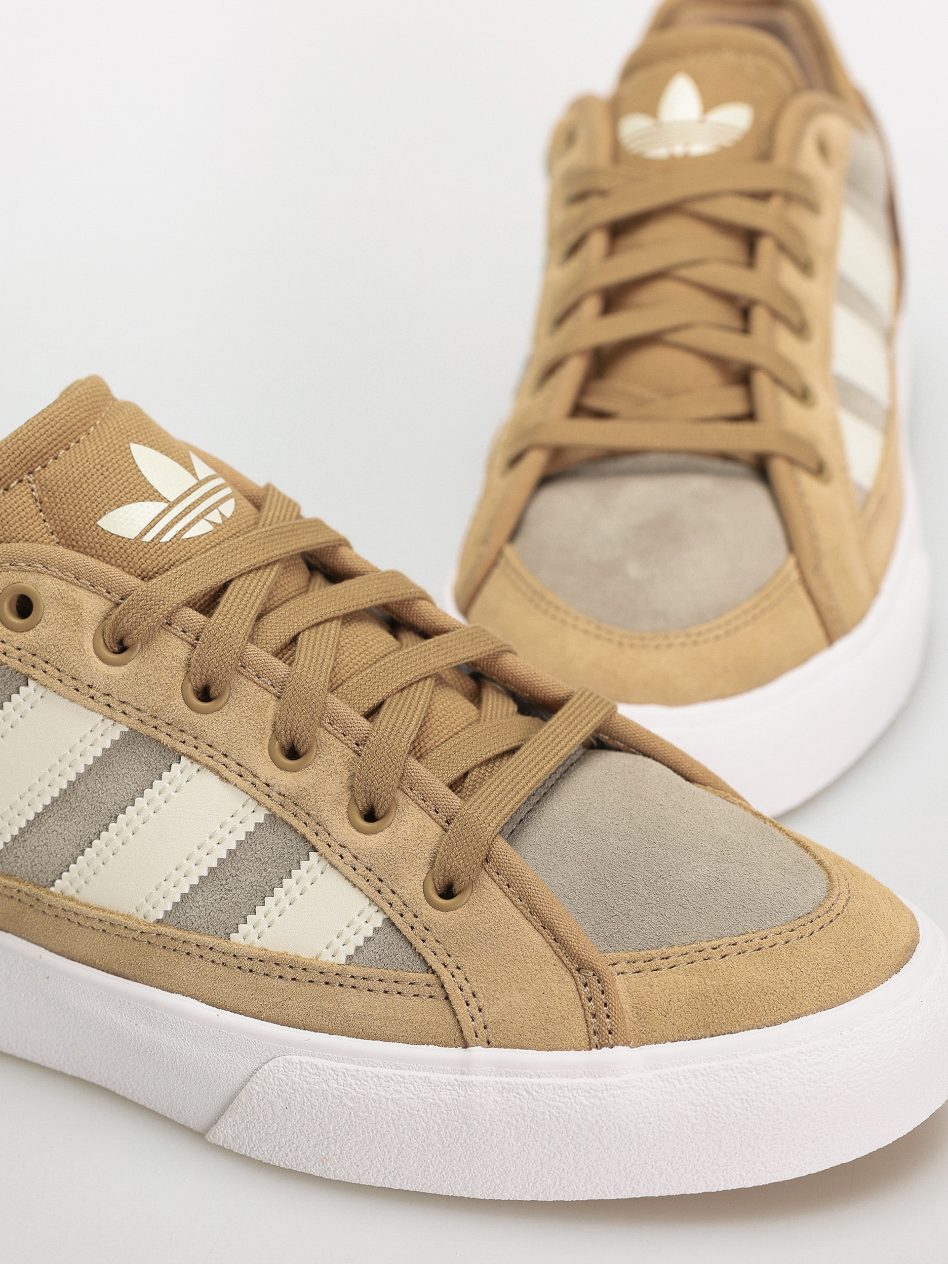 Boty adidas Court TNS Premiere (cardbo/owhite/silpeb)