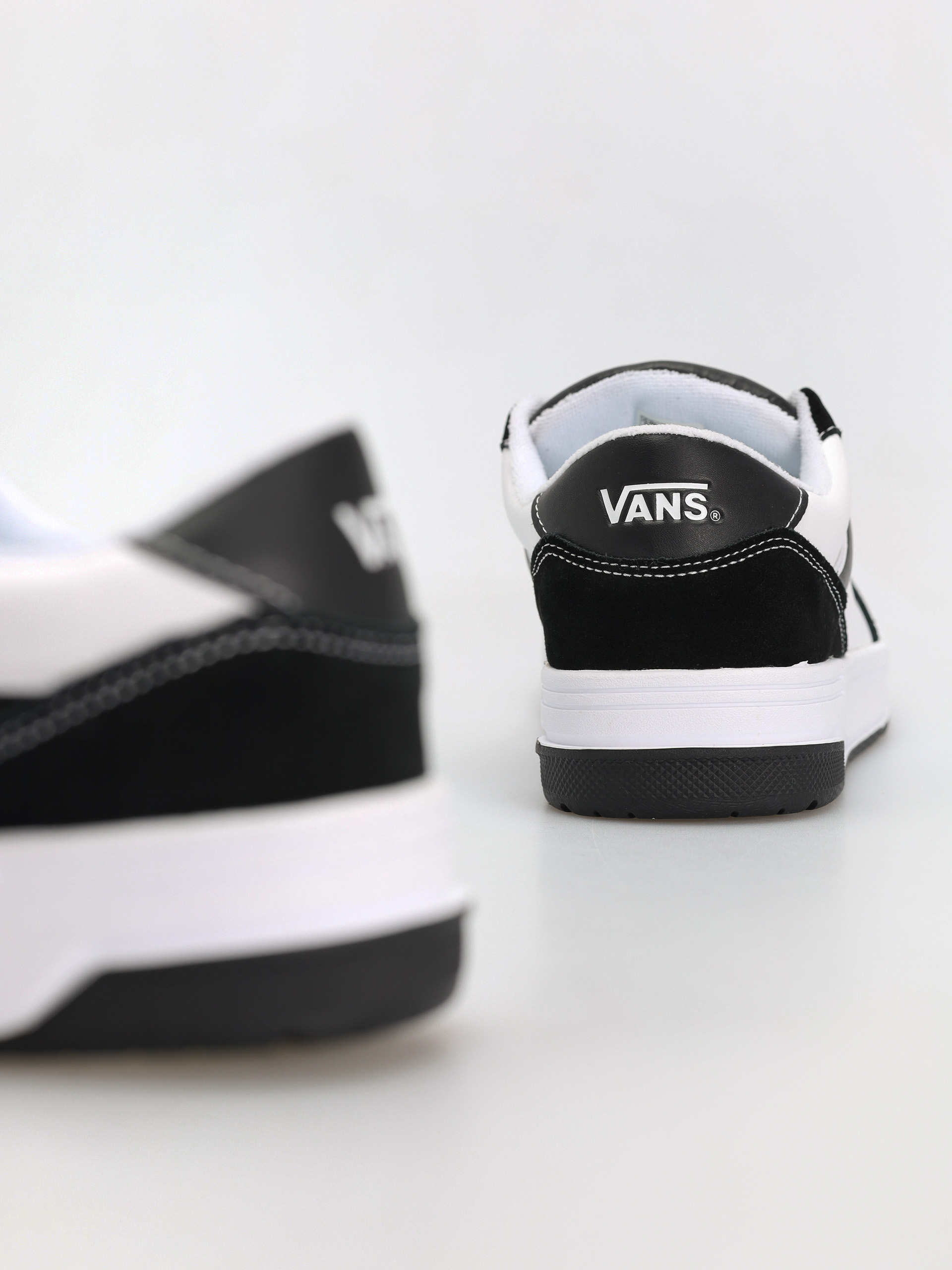 Boty Vans Hylane (black/white)