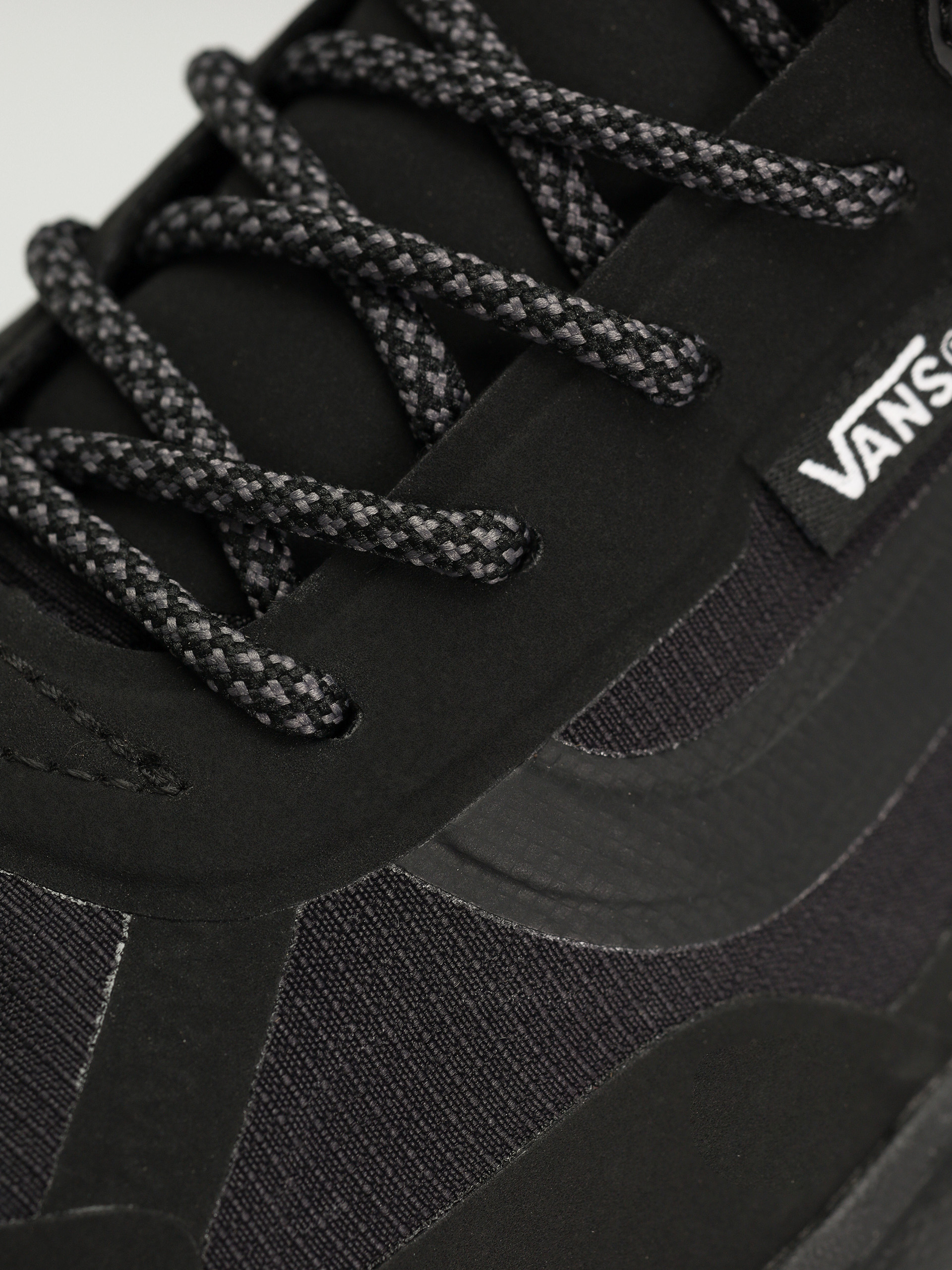 Boty Vans Crosspath Mid MTE (black/black)
