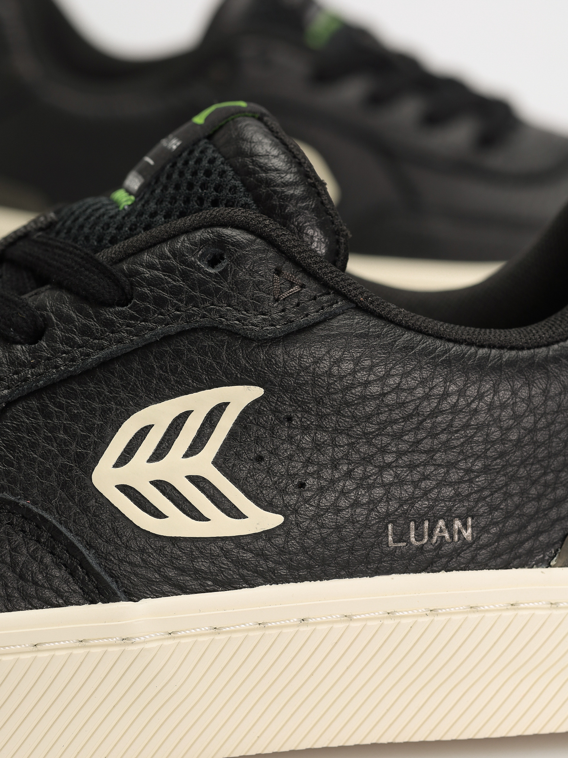 Boty Cariuma Luan Pro (black/ivory)