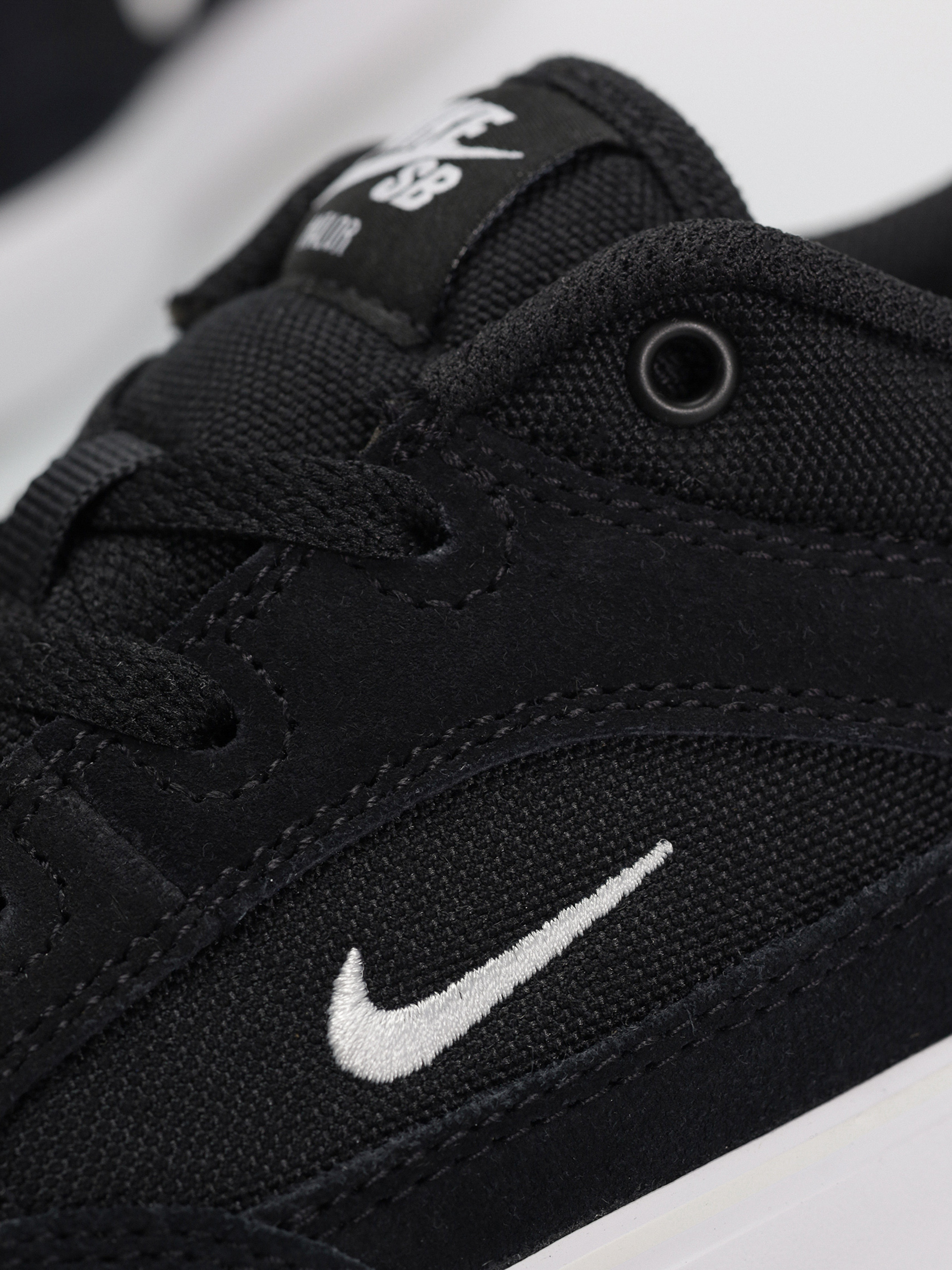 Boty Nike SB Malor (black/white black white)