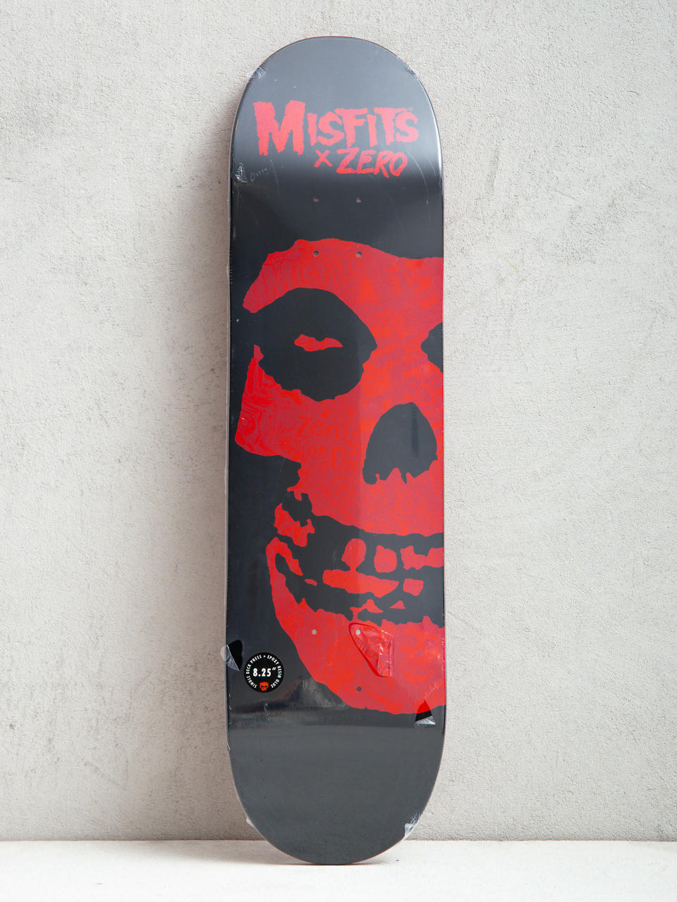 Deska Zero Misfits Fiend Skull Collage (black/red)