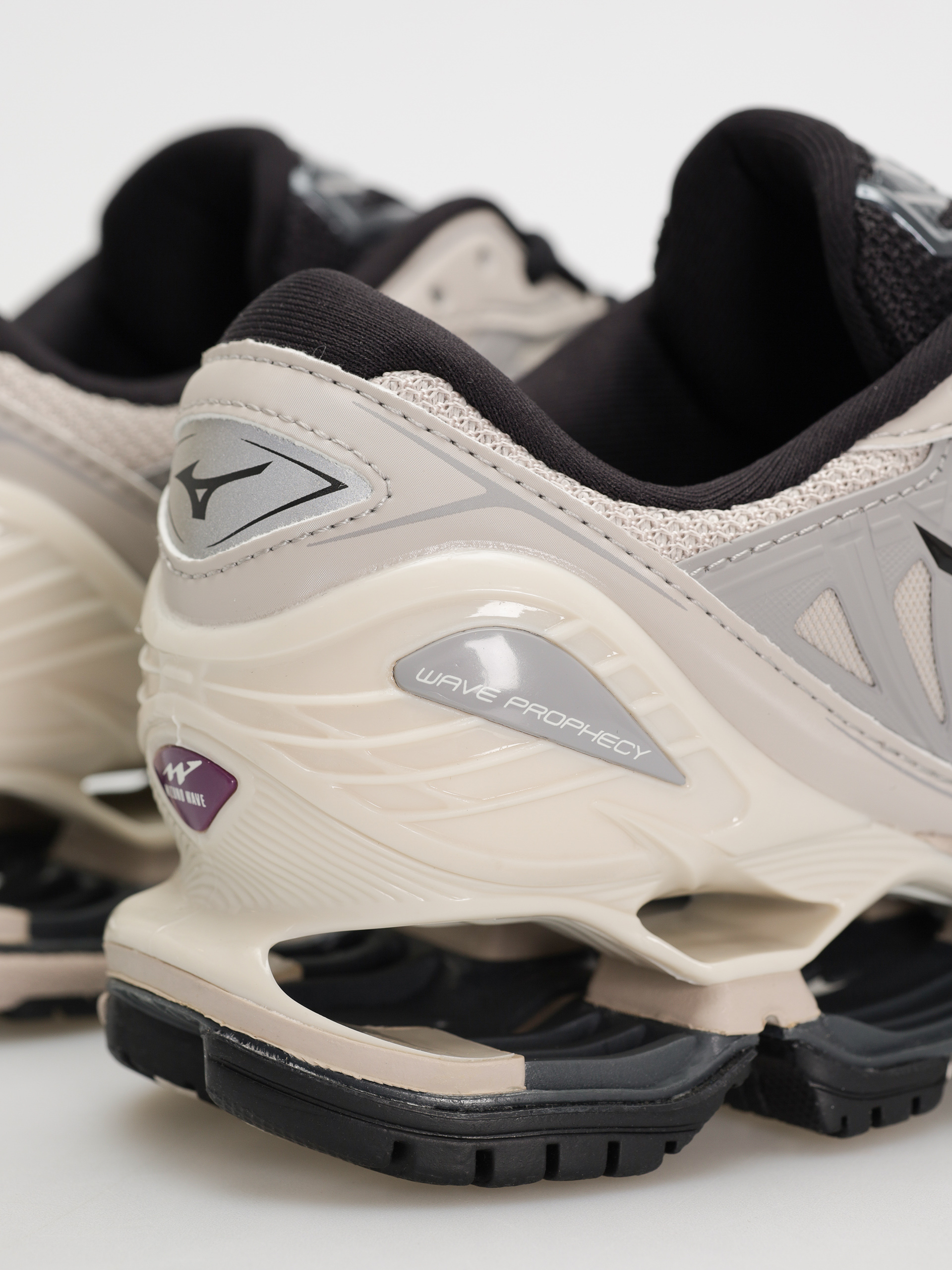 Boty Mizuno Wave Prophecy LS (silver cloud/black/opal gray)