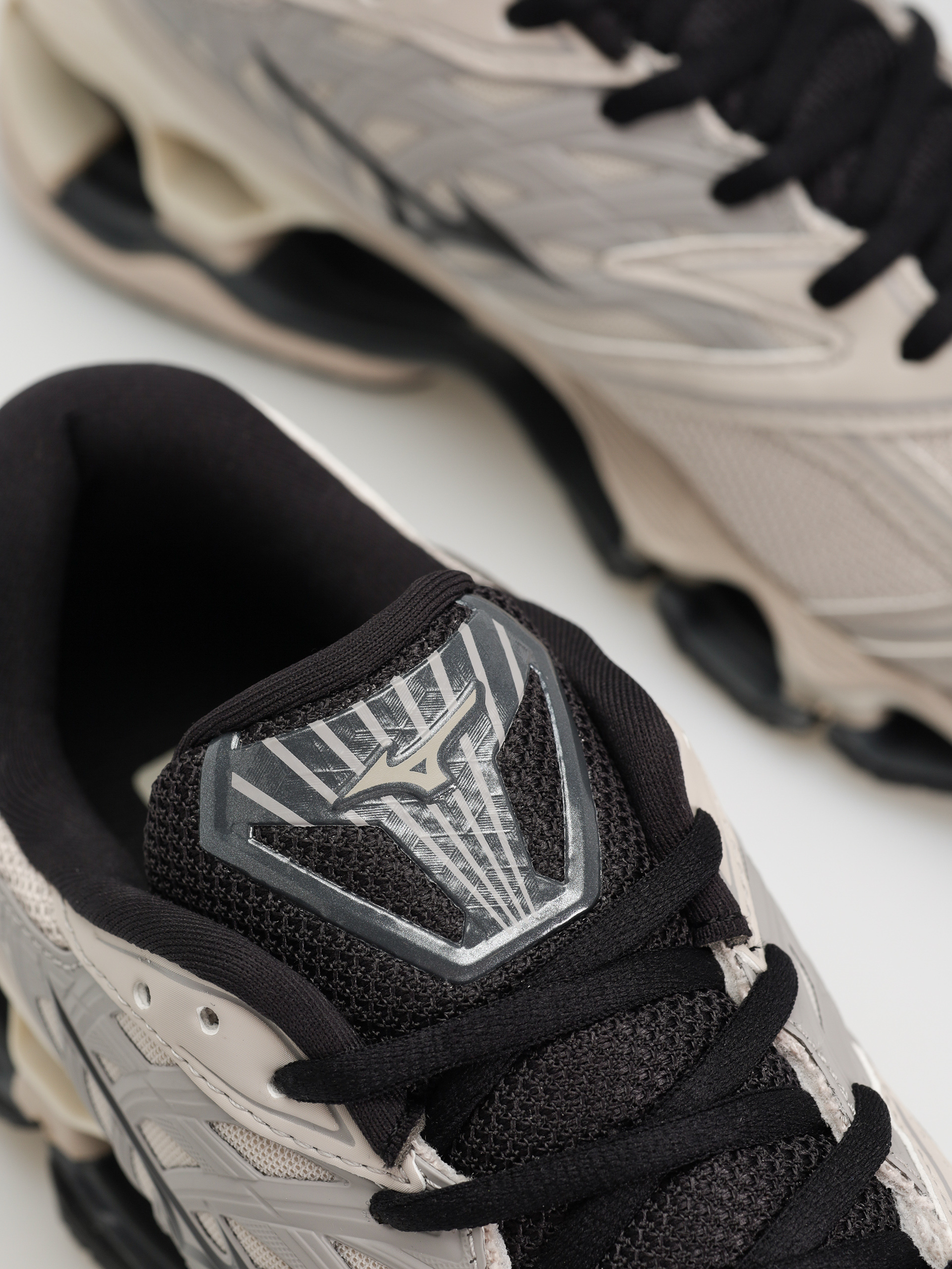 Boty Mizuno Wave Prophecy LS (silver cloud/black/opal gray)