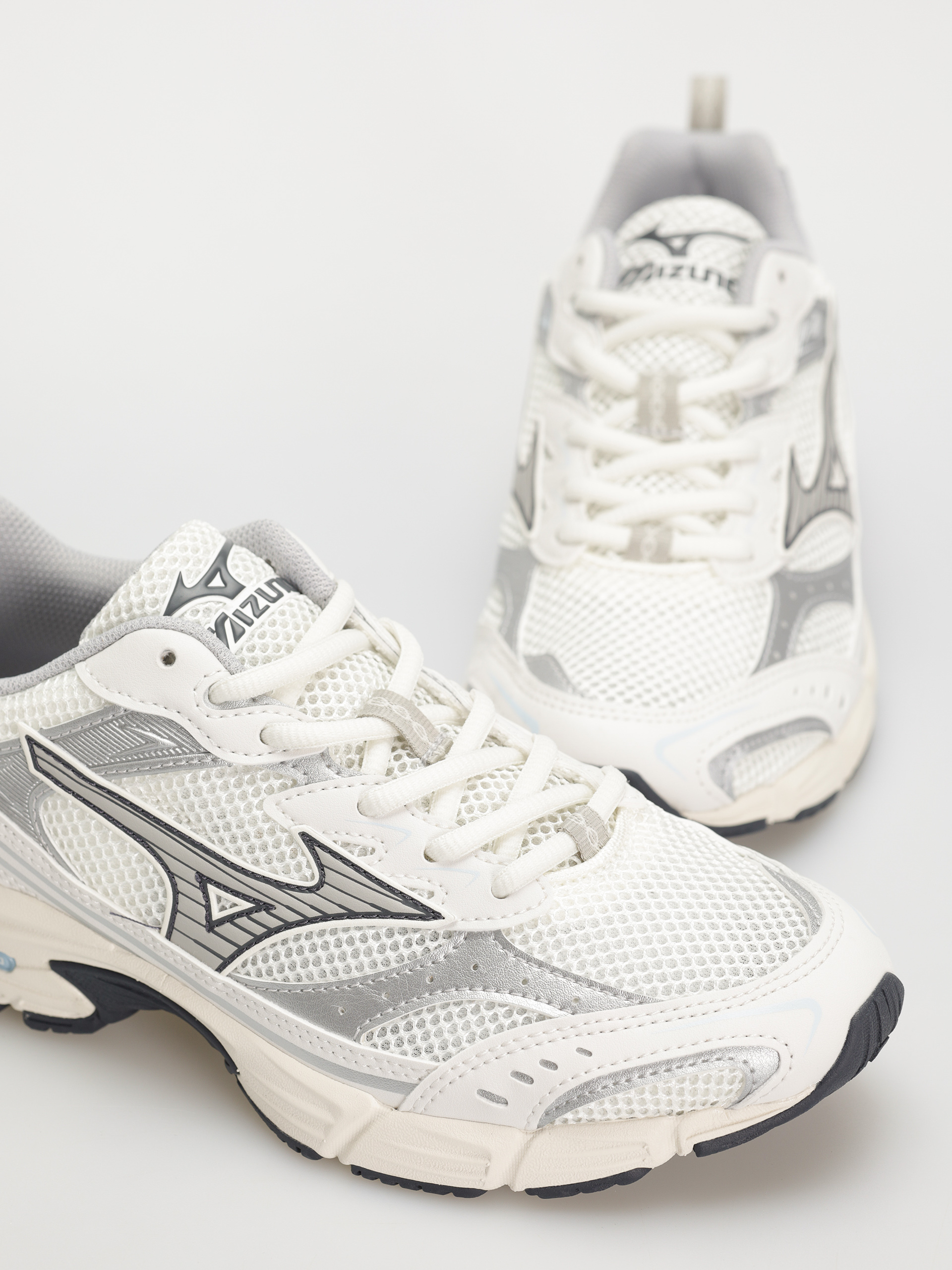 Boty Mizuno MXR Sport (snow white/harbor mist/silver)