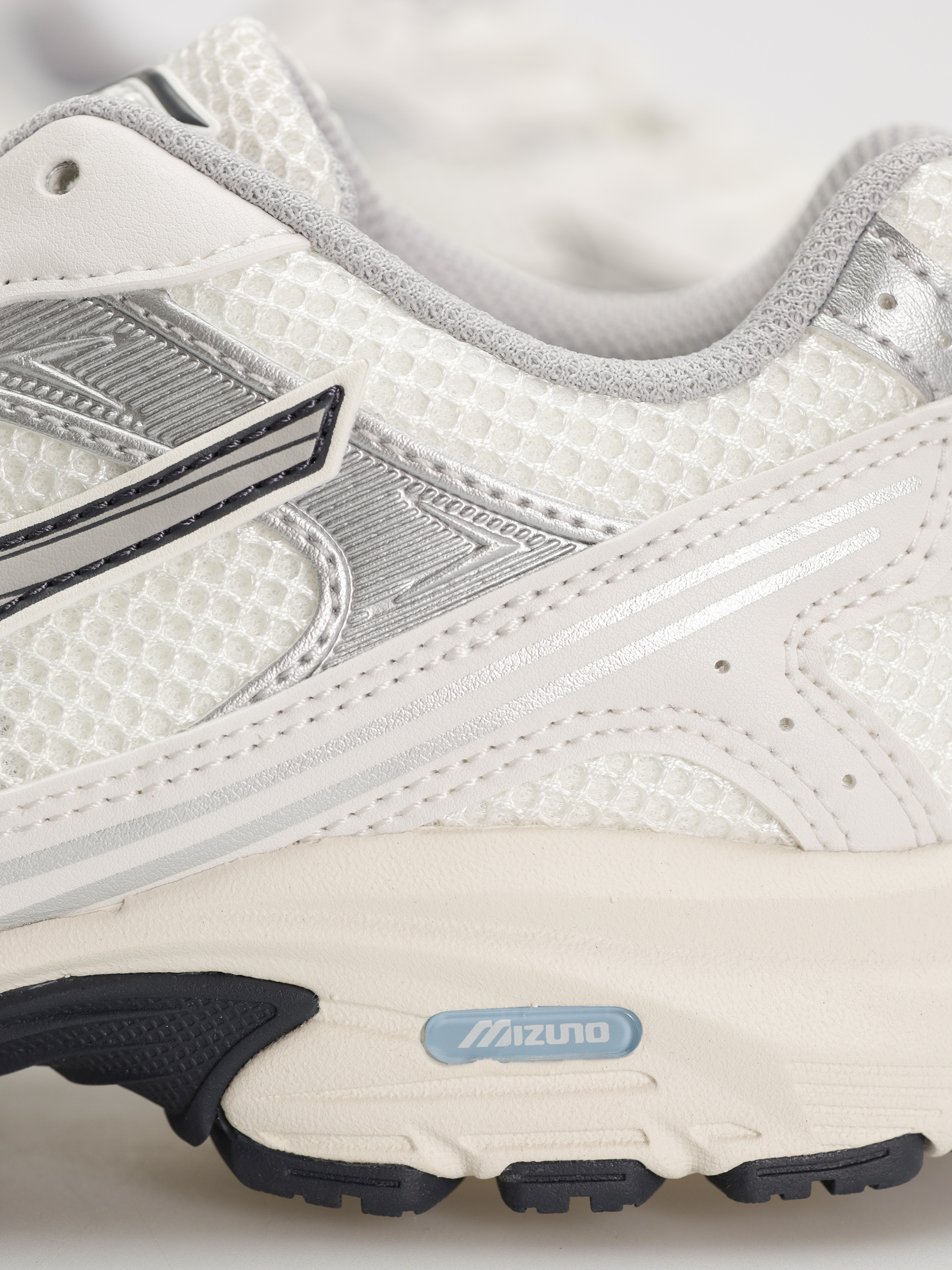 Boty Mizuno MXR Sport (snow white/harbor mist/silver)