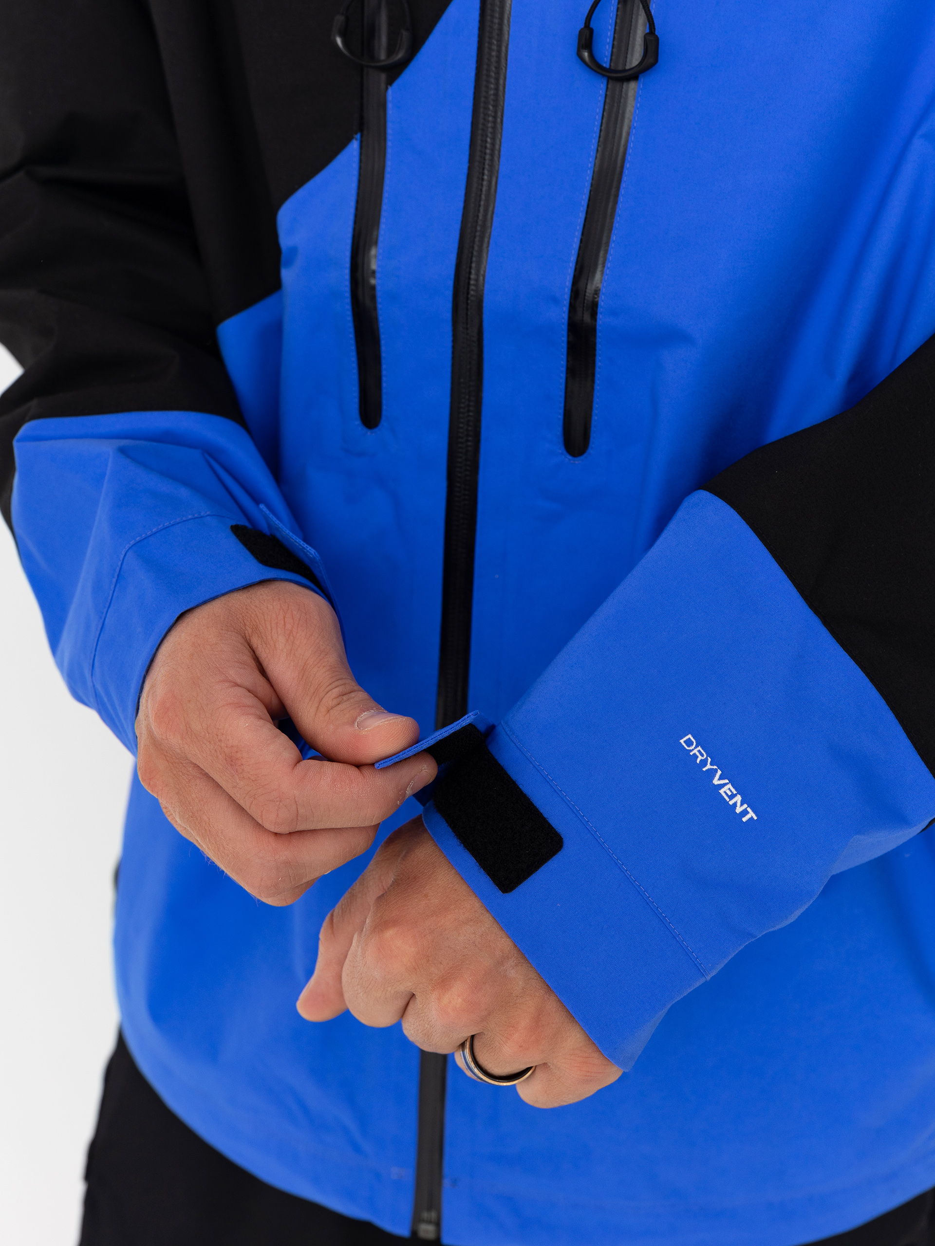 Bunda The North Face X Yinka Ilori 2L Rainshell (tnf black/solar blue)