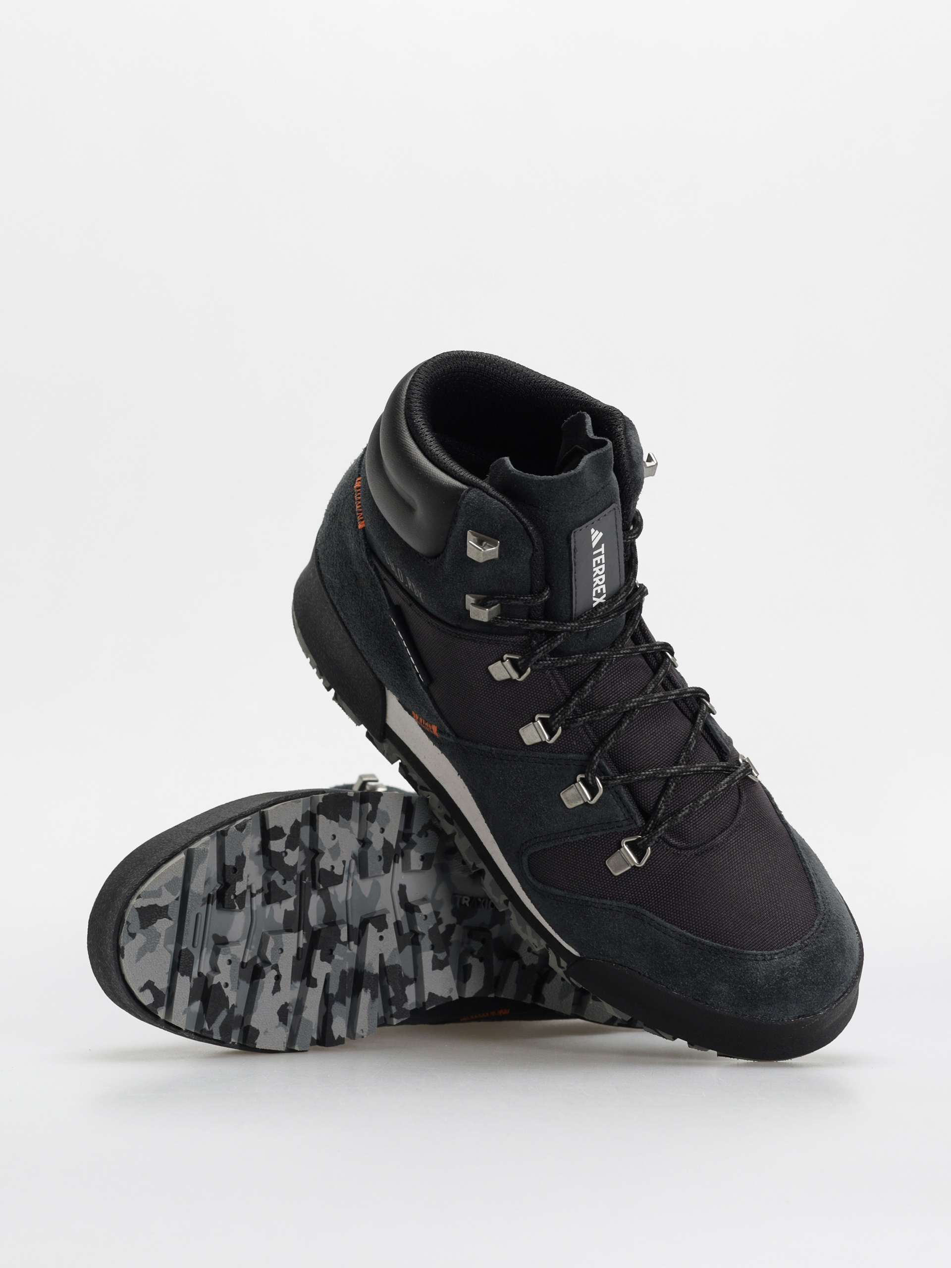 Boty adidas Terrex Snowpitch C. (cblack/cblack/seimor)