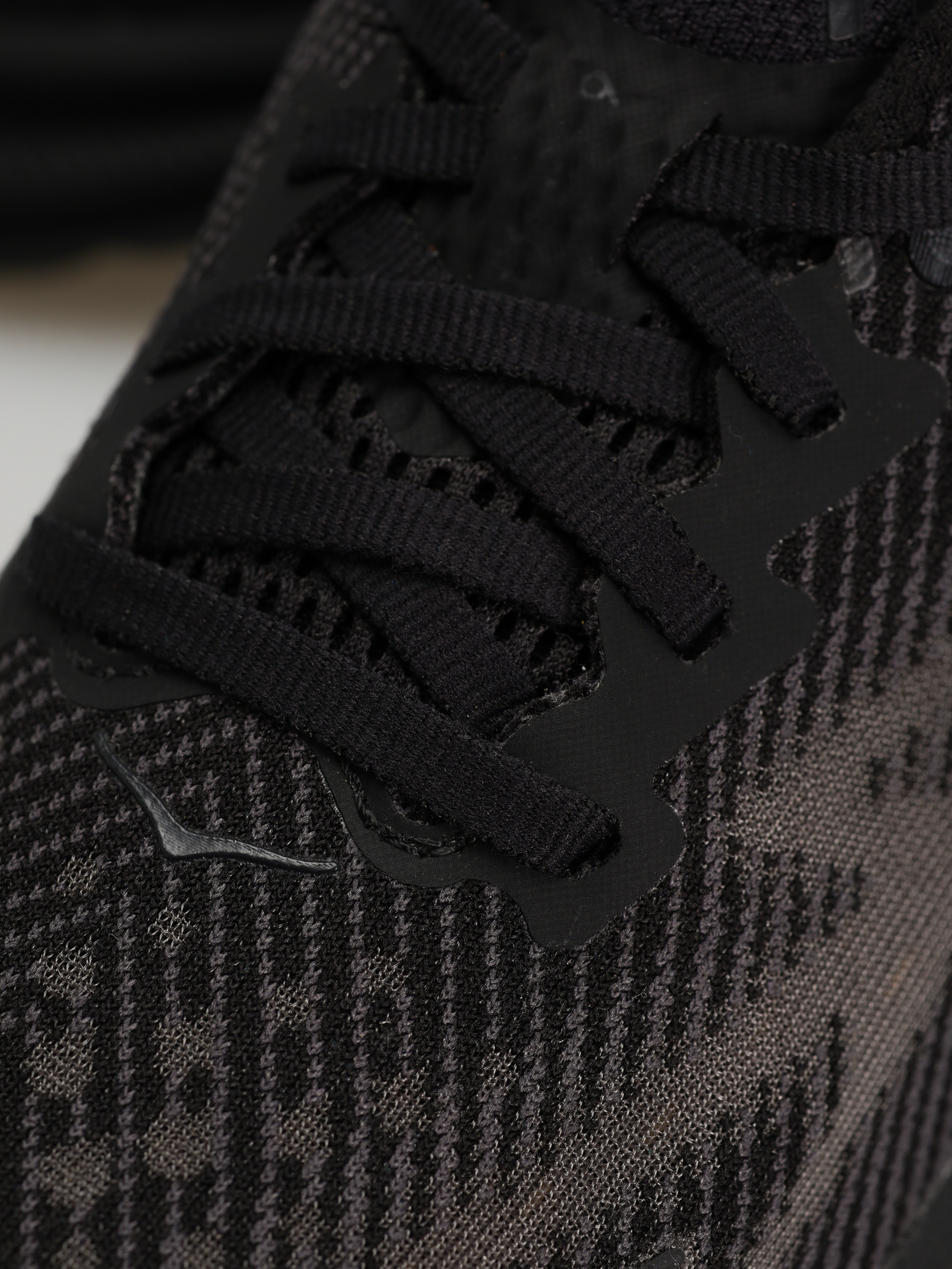 Boty Hoka Clifton 9 Wmn (black/black)