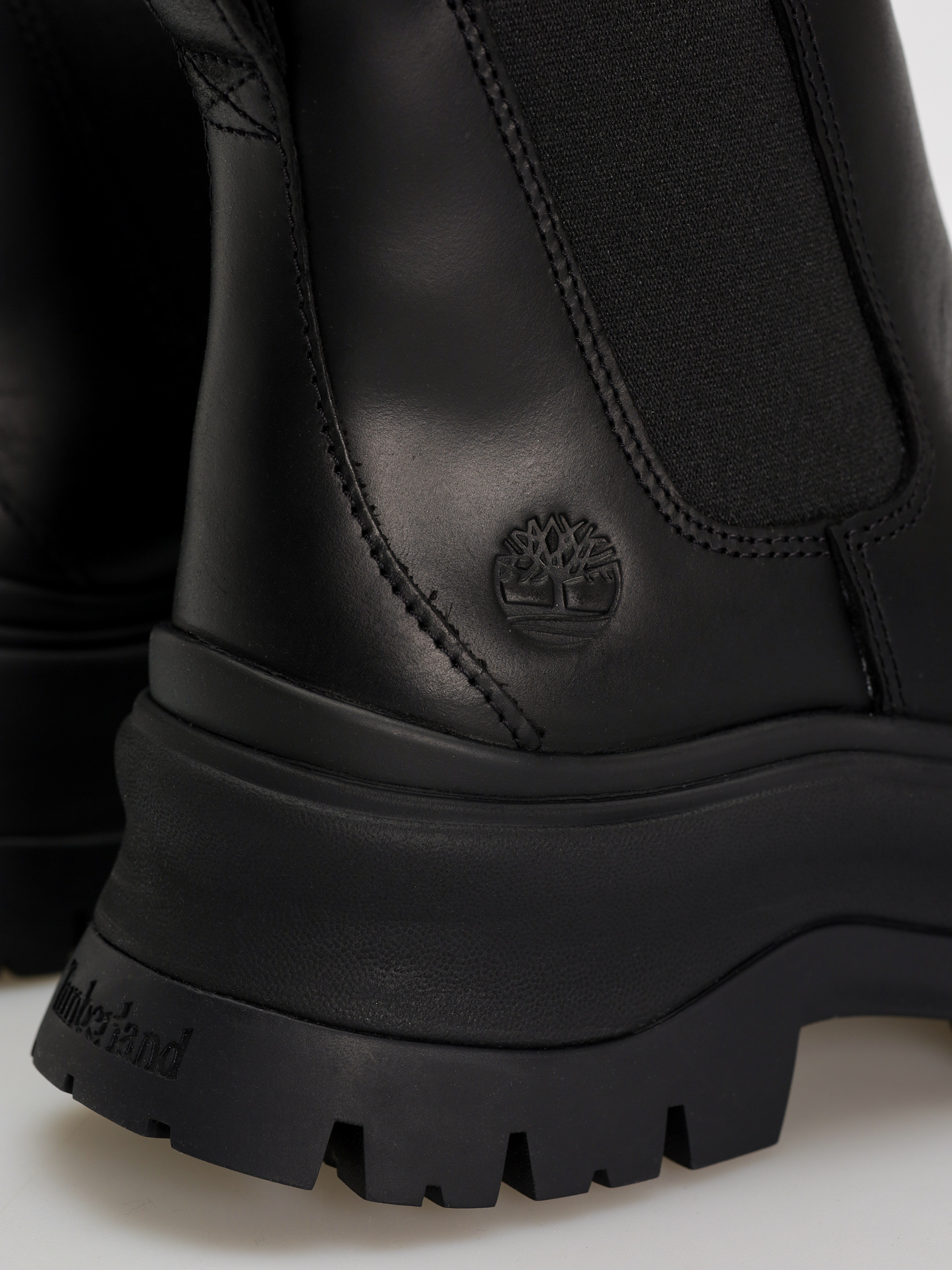 Zimní boty Timberland Roxie Lane Mid Chelsea Wmn (black full grain)