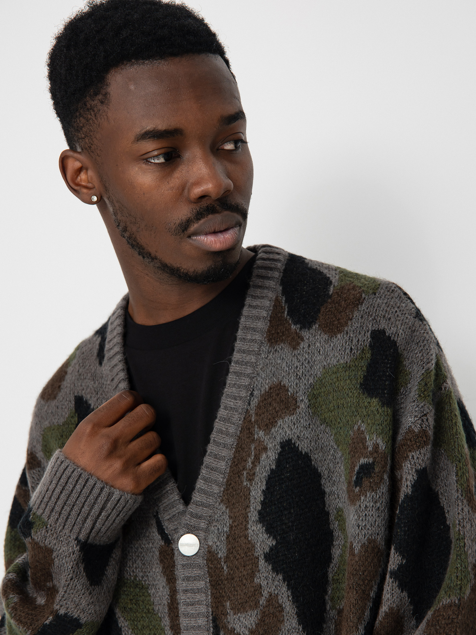 Svetr Carhartt WIP Merton Cardigan (camo duck jacquard/grey)