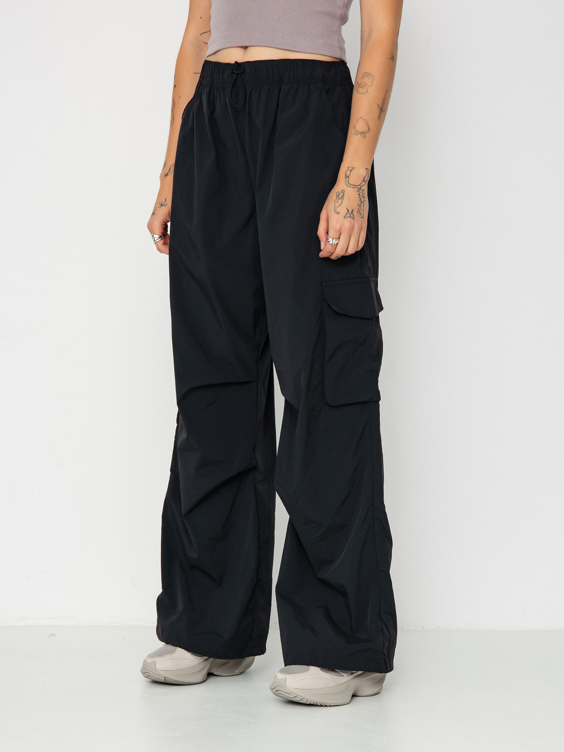 Kalhoty New Balance Nylon Cargo Wmn (black)