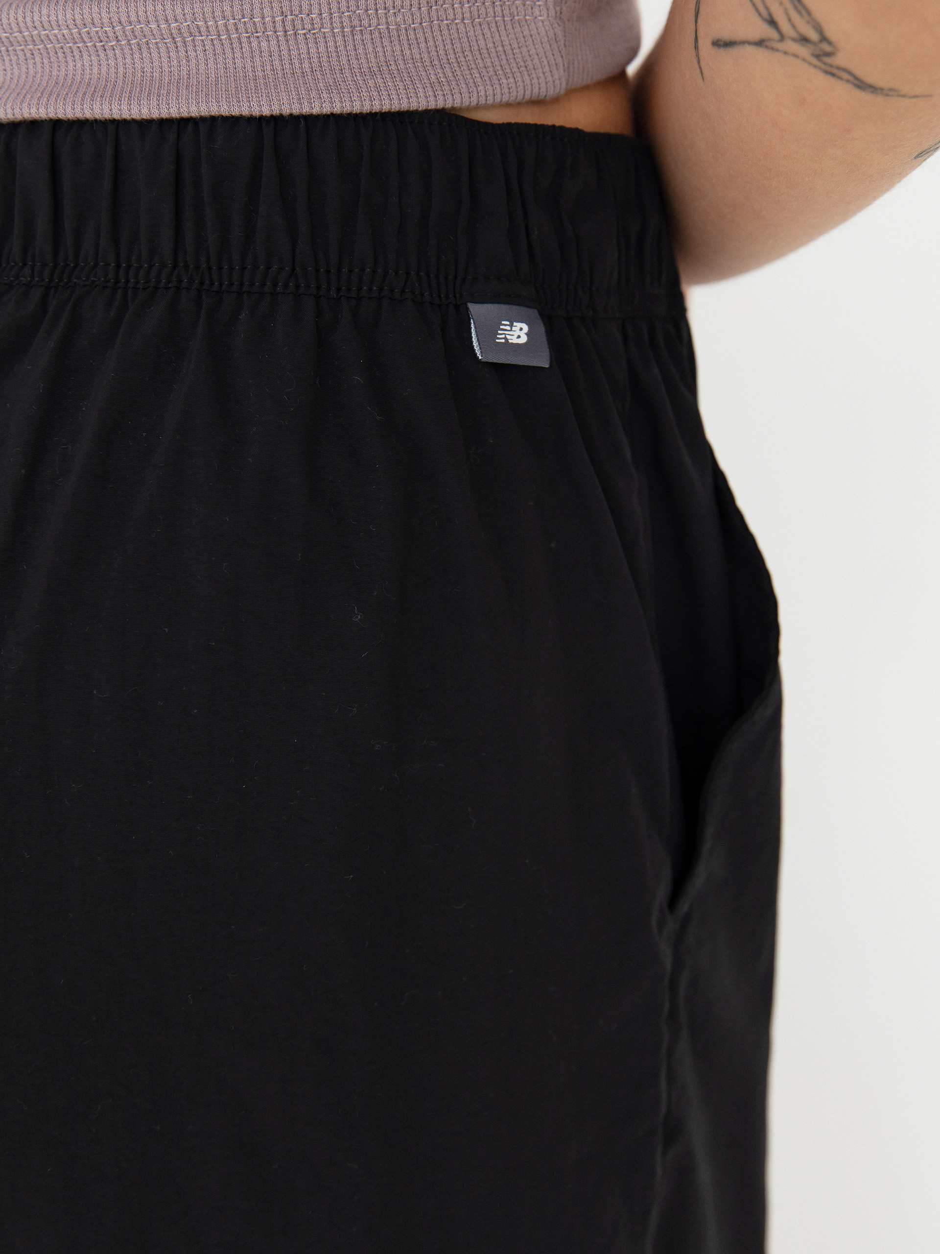 Kalhoty New Balance Nylon Cargo Wmn (black)