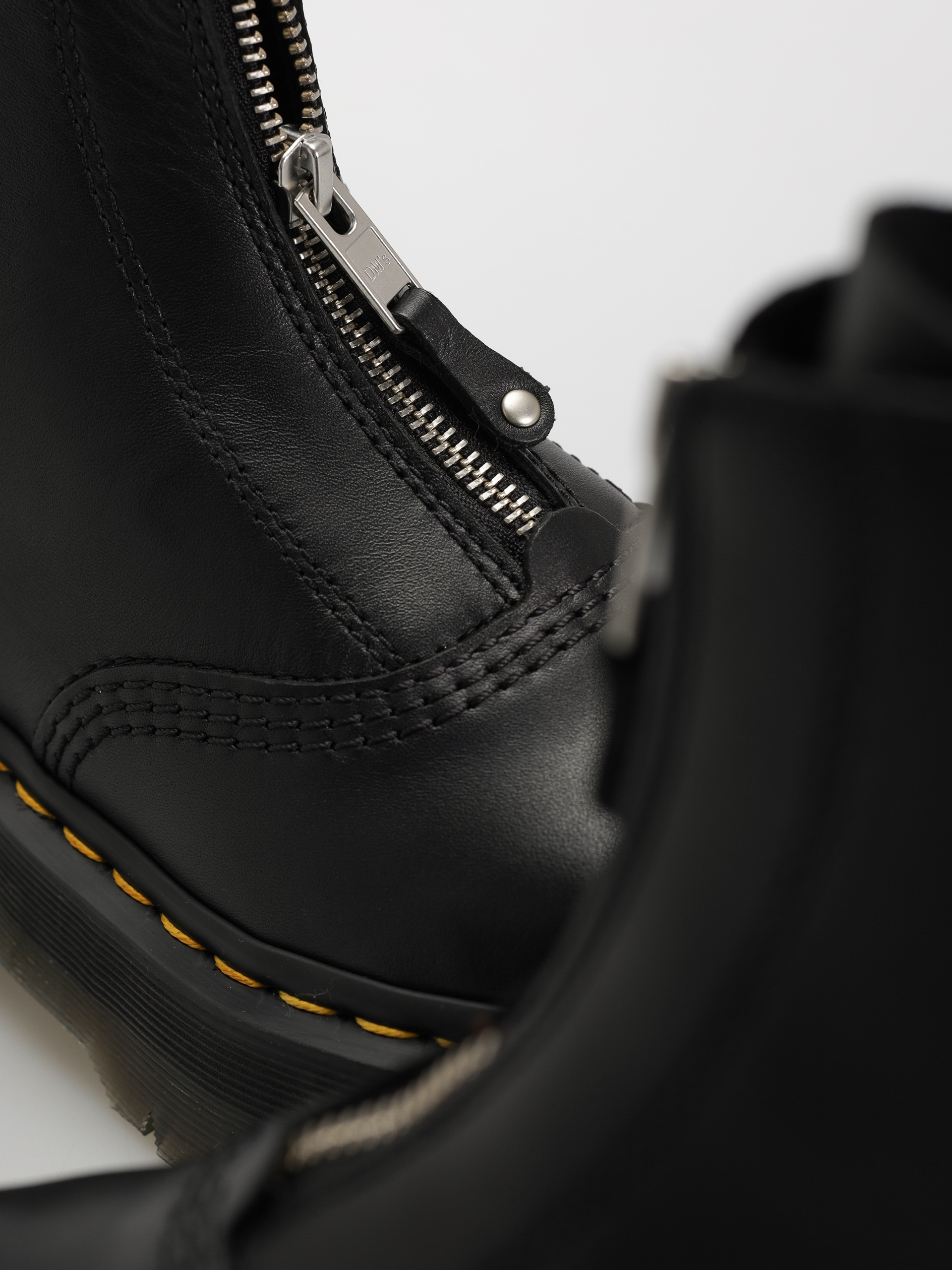 Boty Dr. Martens Jetta Wmn (black sendal)