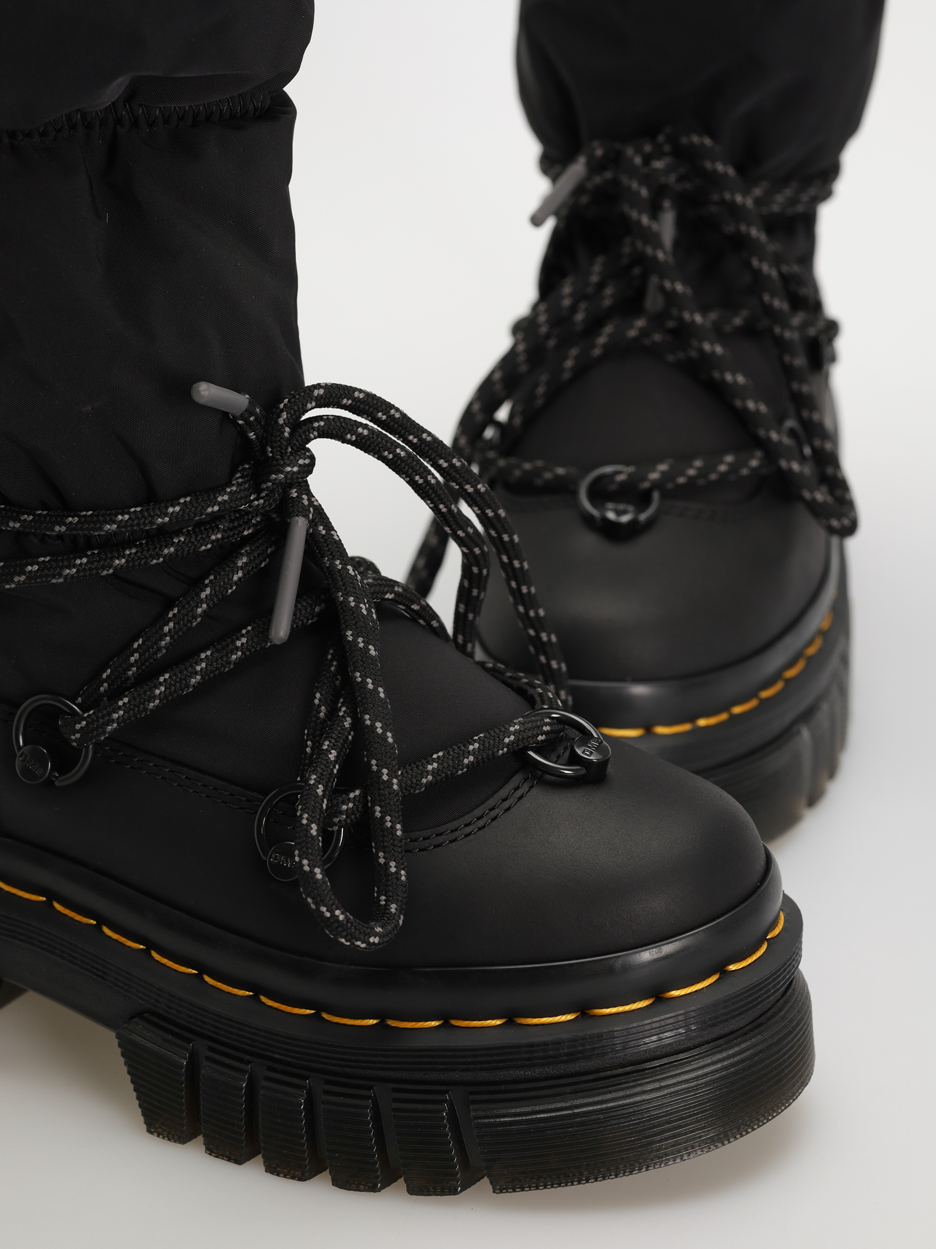 Boty Dr. Martens Audrick Padded Hi Wmn (black snowplow wp/soft poly)