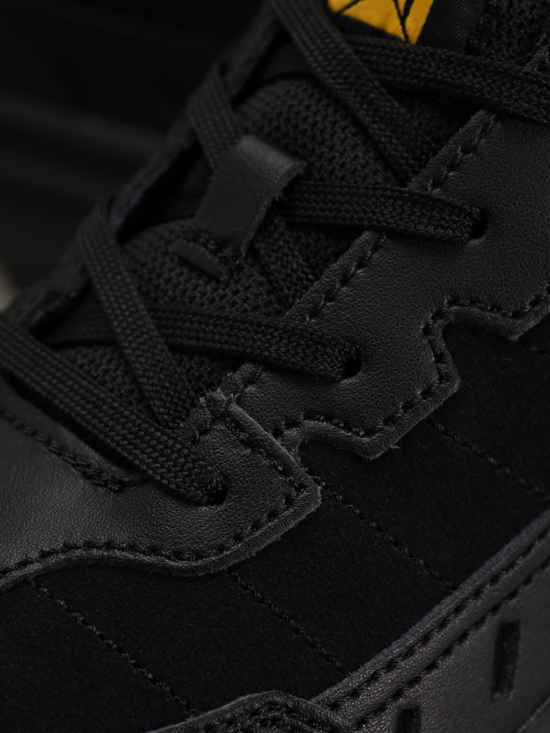 Boty Caterpillar Intruder Essential (black/black)