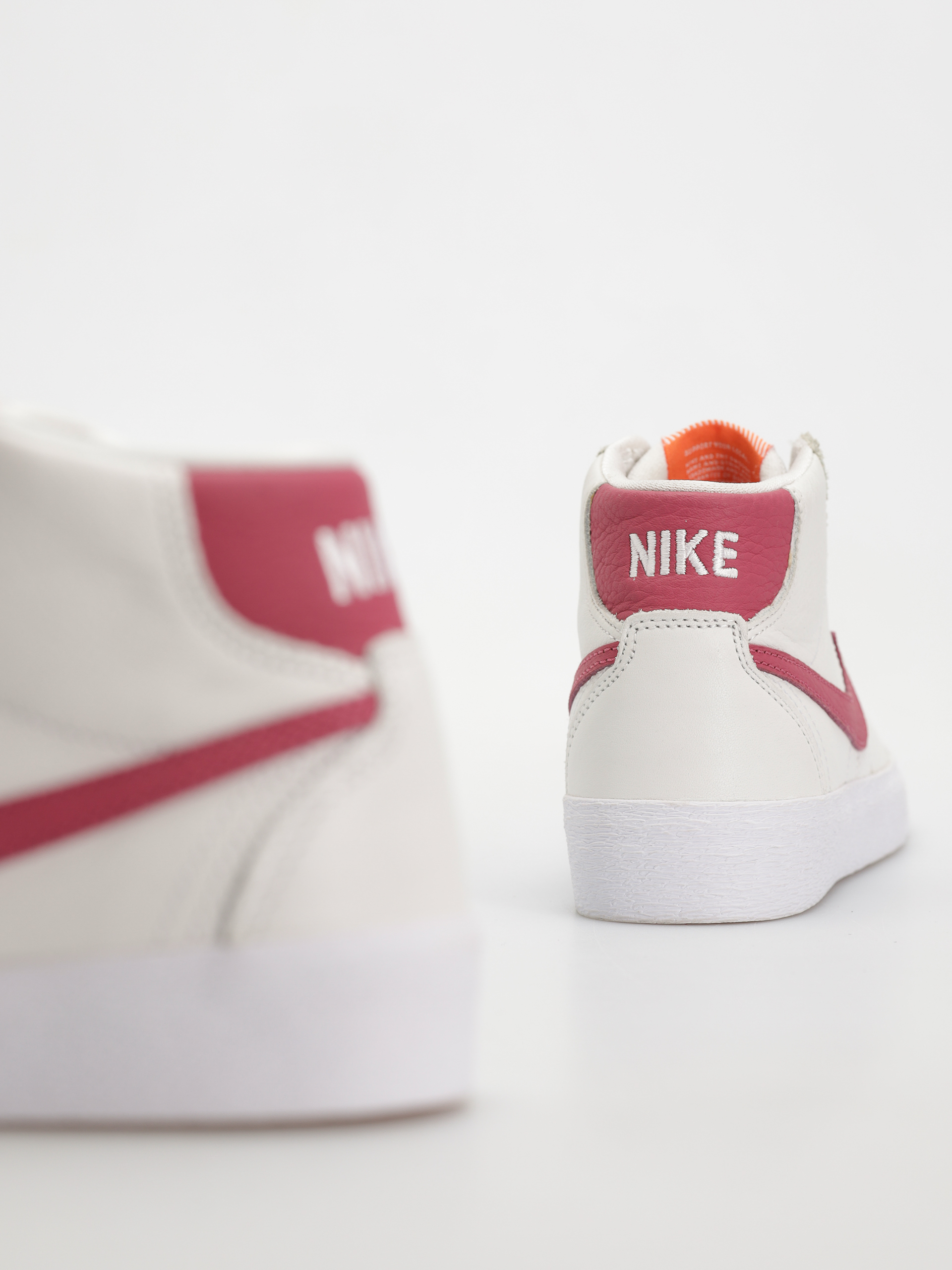 Boty Nike SB Bruin Hi Iso Wmn (white/sweet beet white sweet beet)