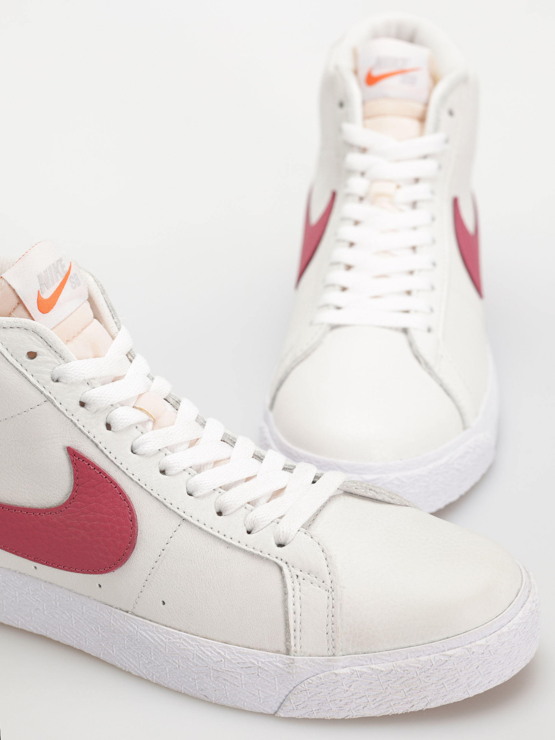 Boty Nike SB Zoom Blazer Mid Iso (white/sweet beet white sweet beet)