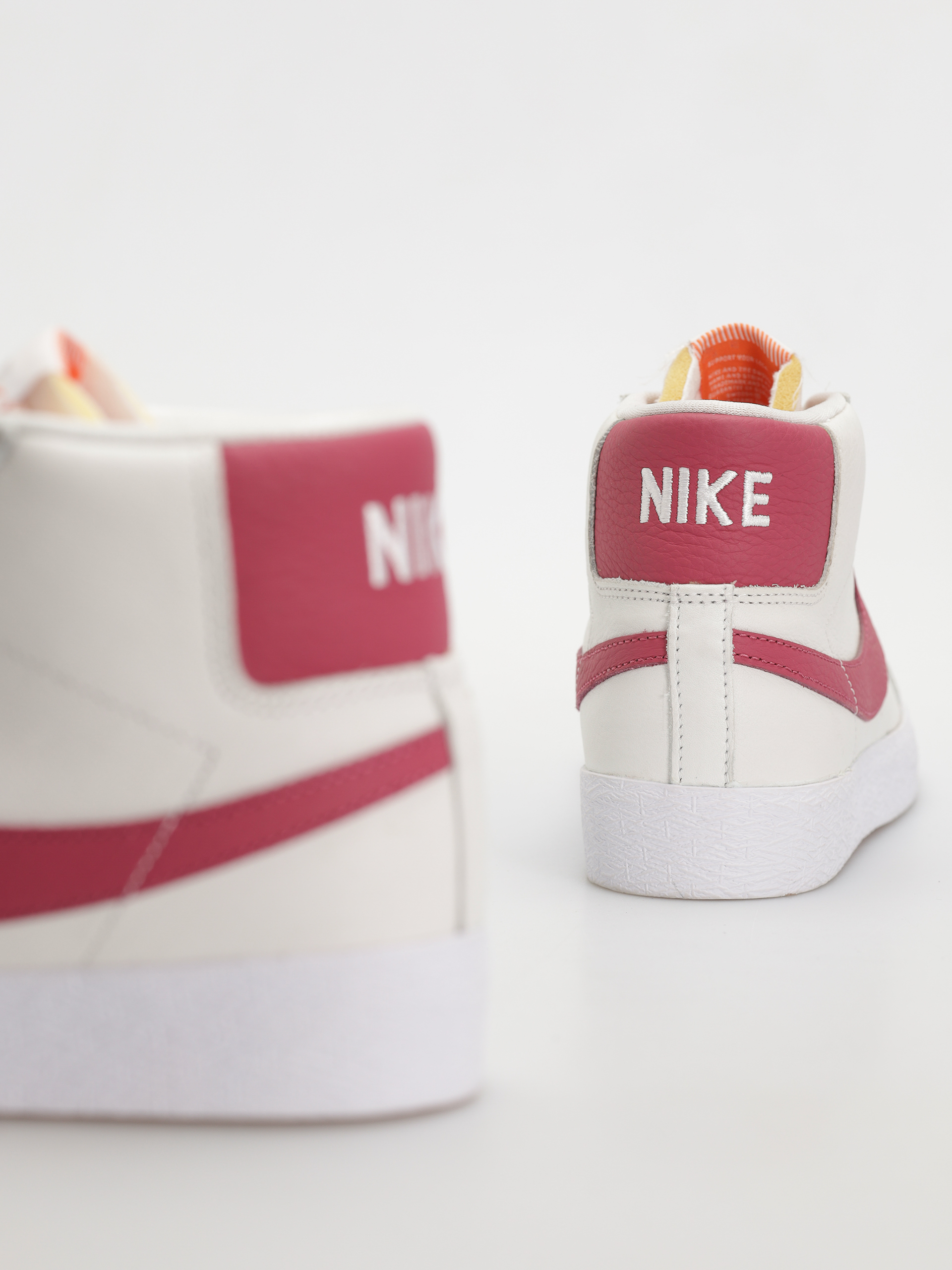 Boty Nike SB Zoom Blazer Mid Iso (white/sweet beet white sweet beet)