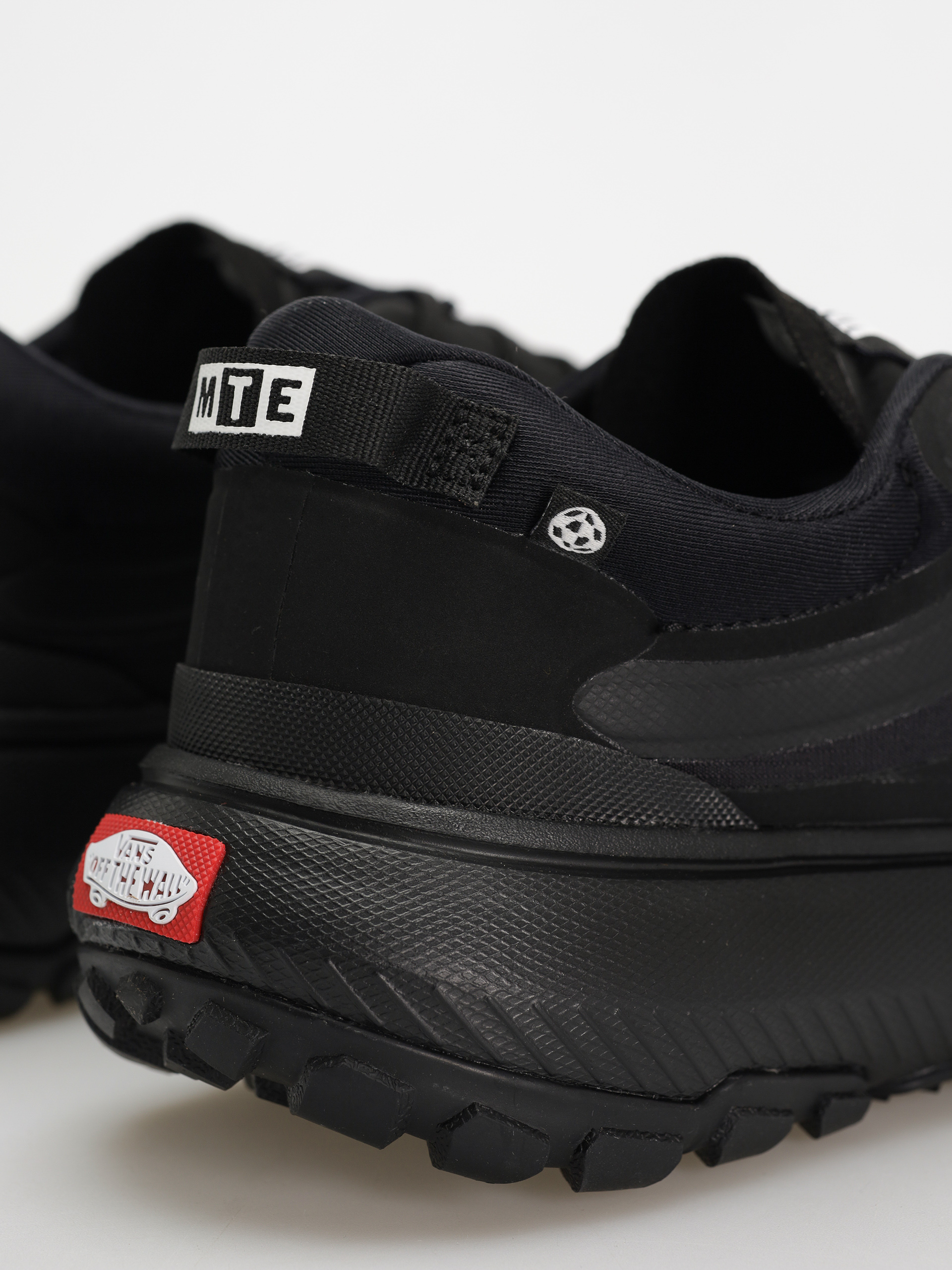 Boty Vans Crosspath MTE (black/black)