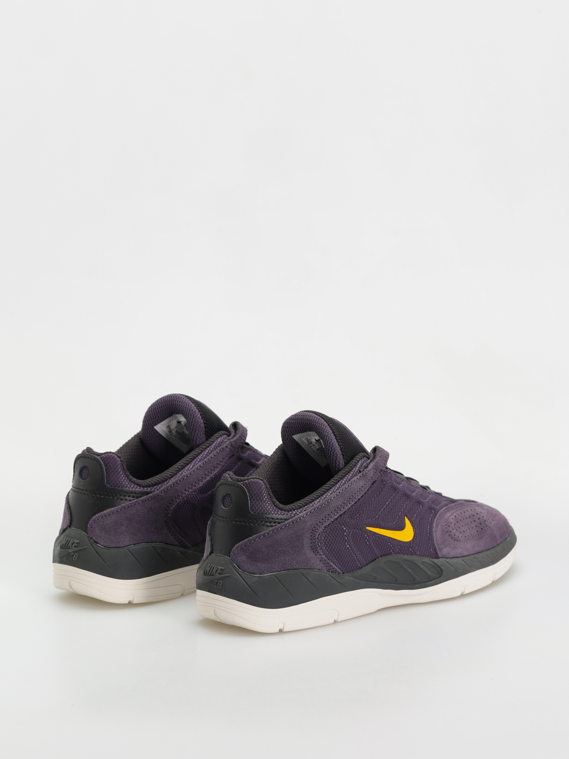 Boty Nike SB Vertebrae (dark raisin/university gold black)