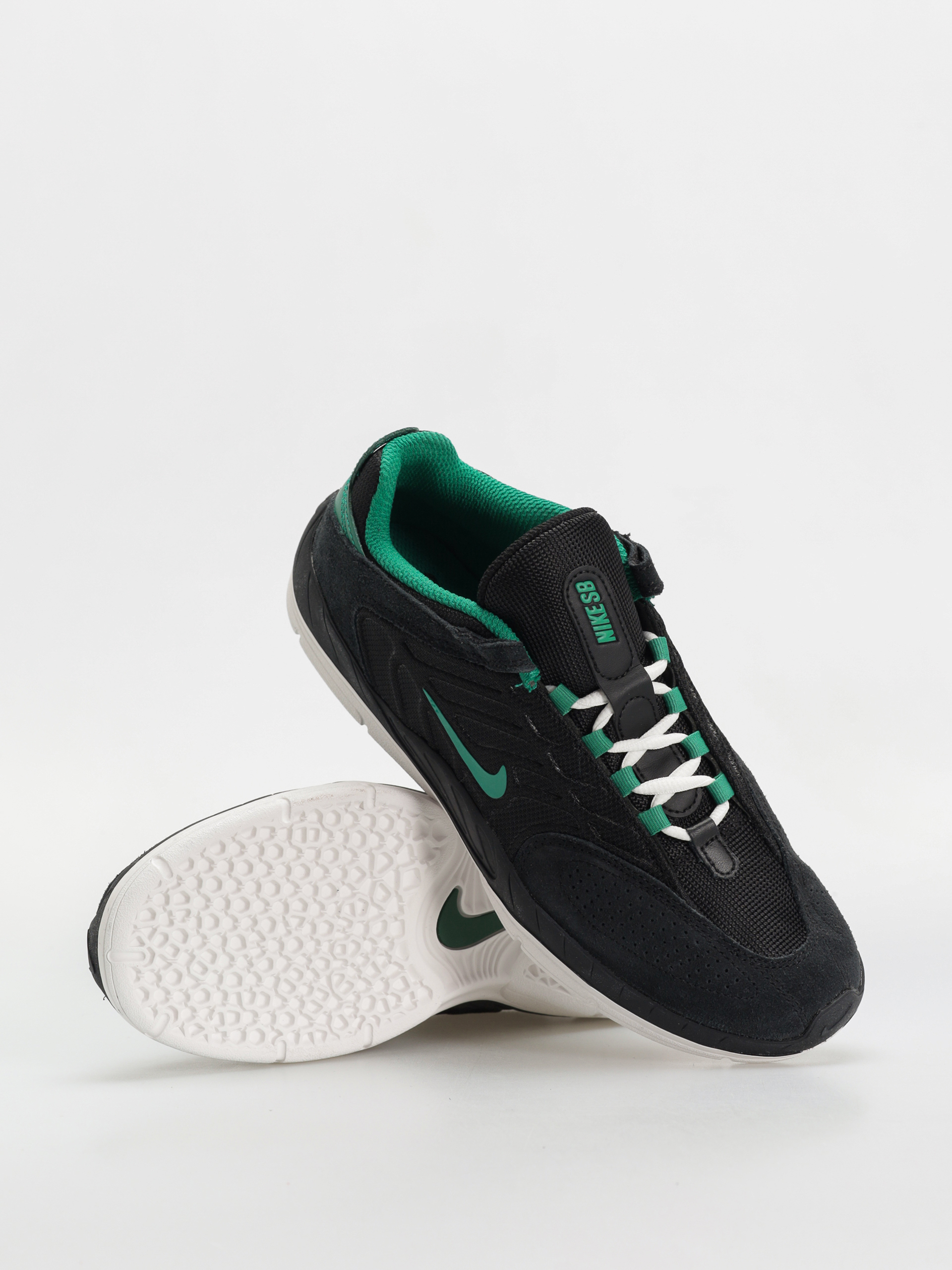 Boty Nike SB Vertebrae (black/malachite black summit white)