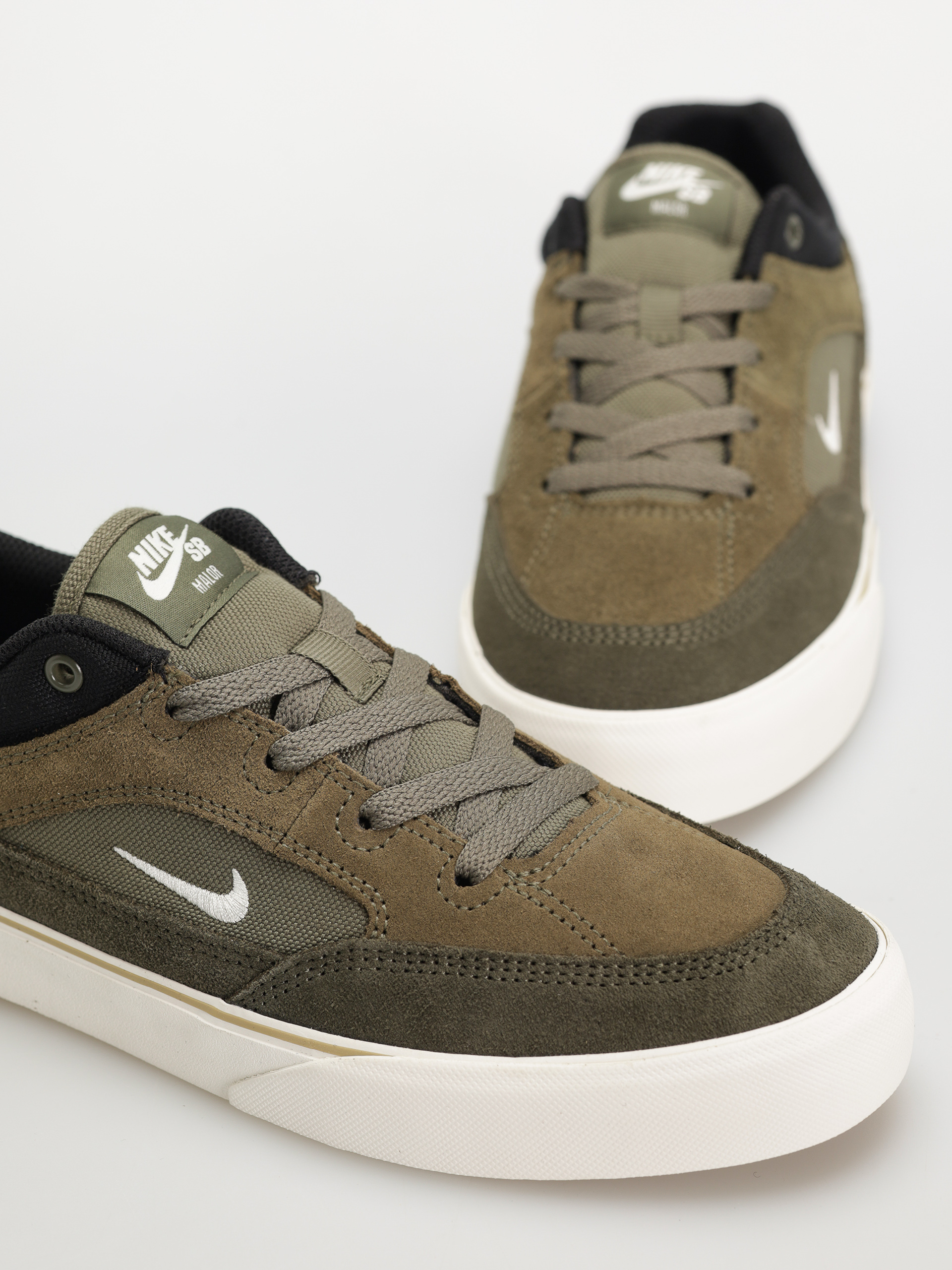 Boty Nike SB Malor (medium olive/sail cargo khaki black)