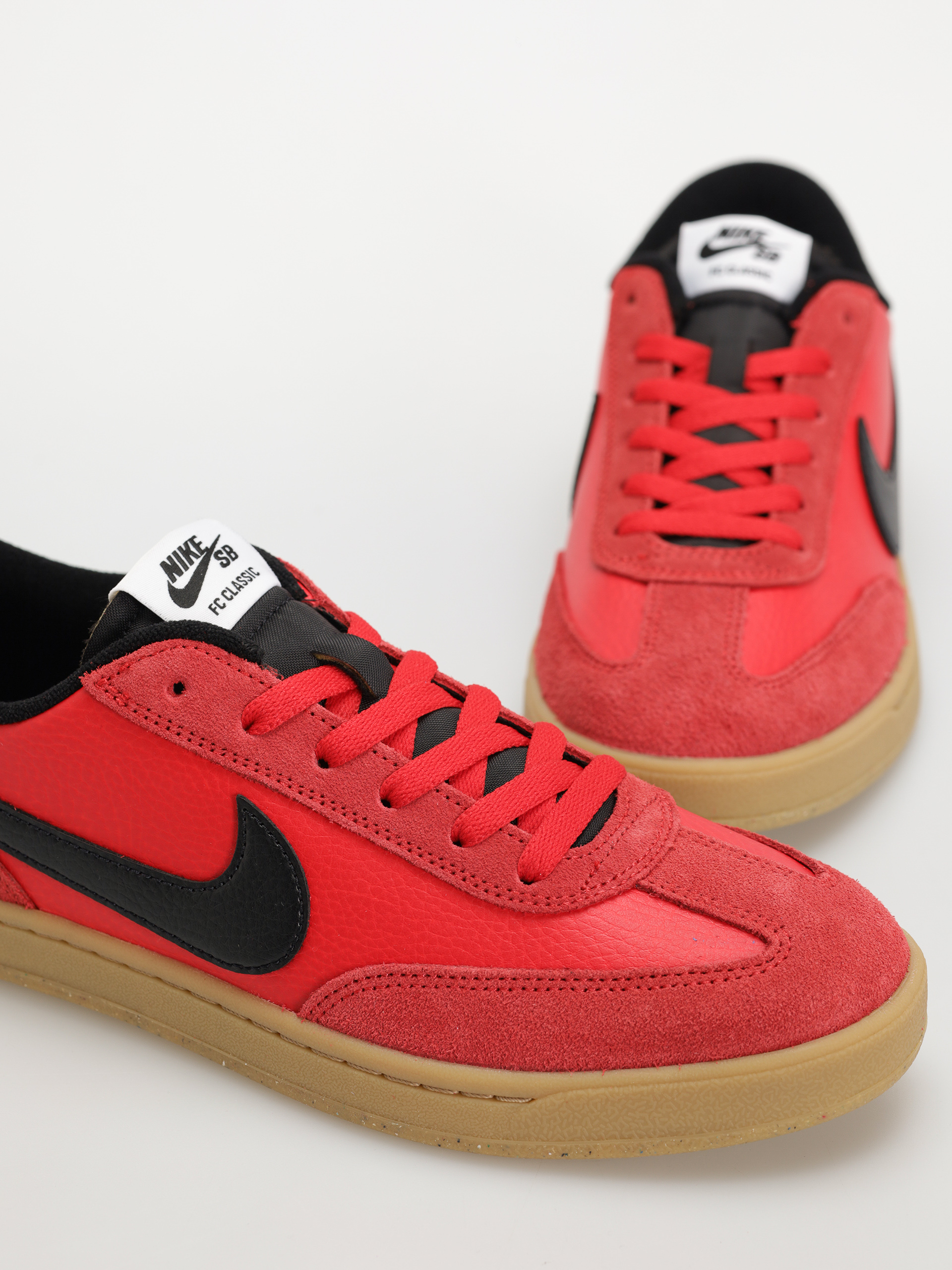 Boty Nike SB Fc Classic (university red/black white)