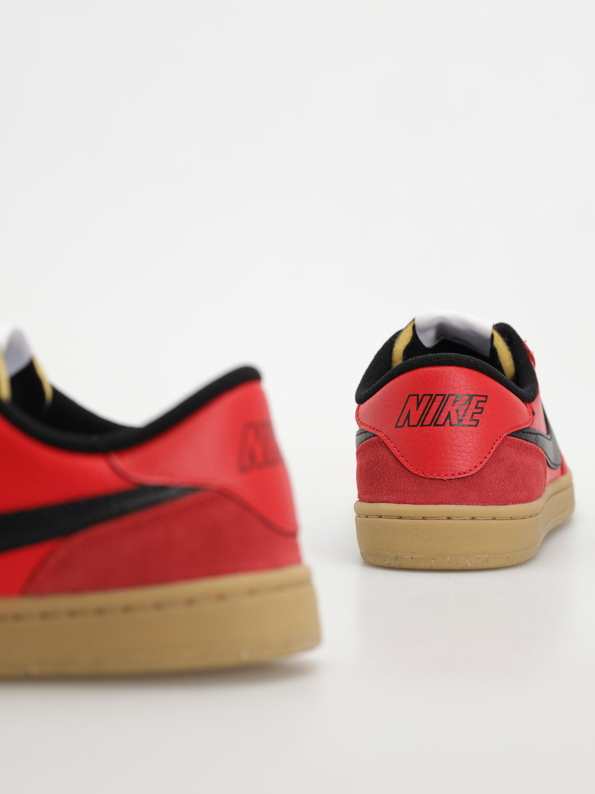 Boty Nike SB Fc Classic (university red/black white)