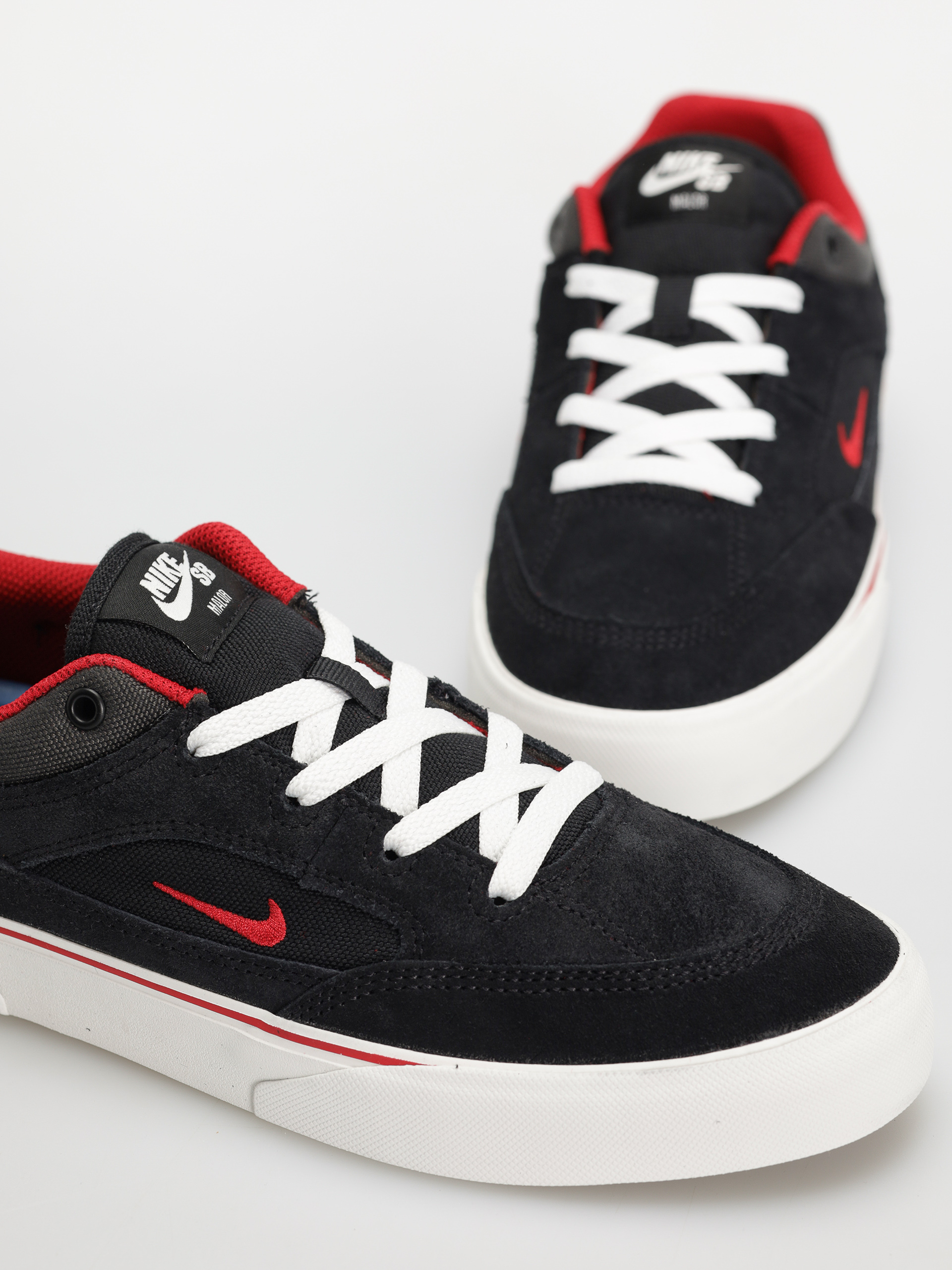 Boty Nike SB Malor (black/gym red black anthracite)