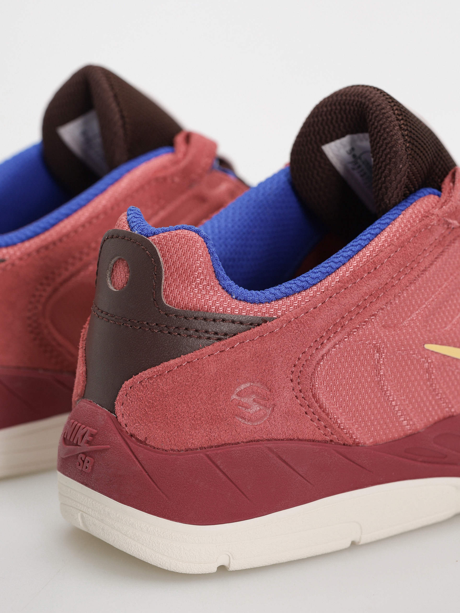 Boty Nike SB Vertebrae (adobe/melon tint earth noble red)