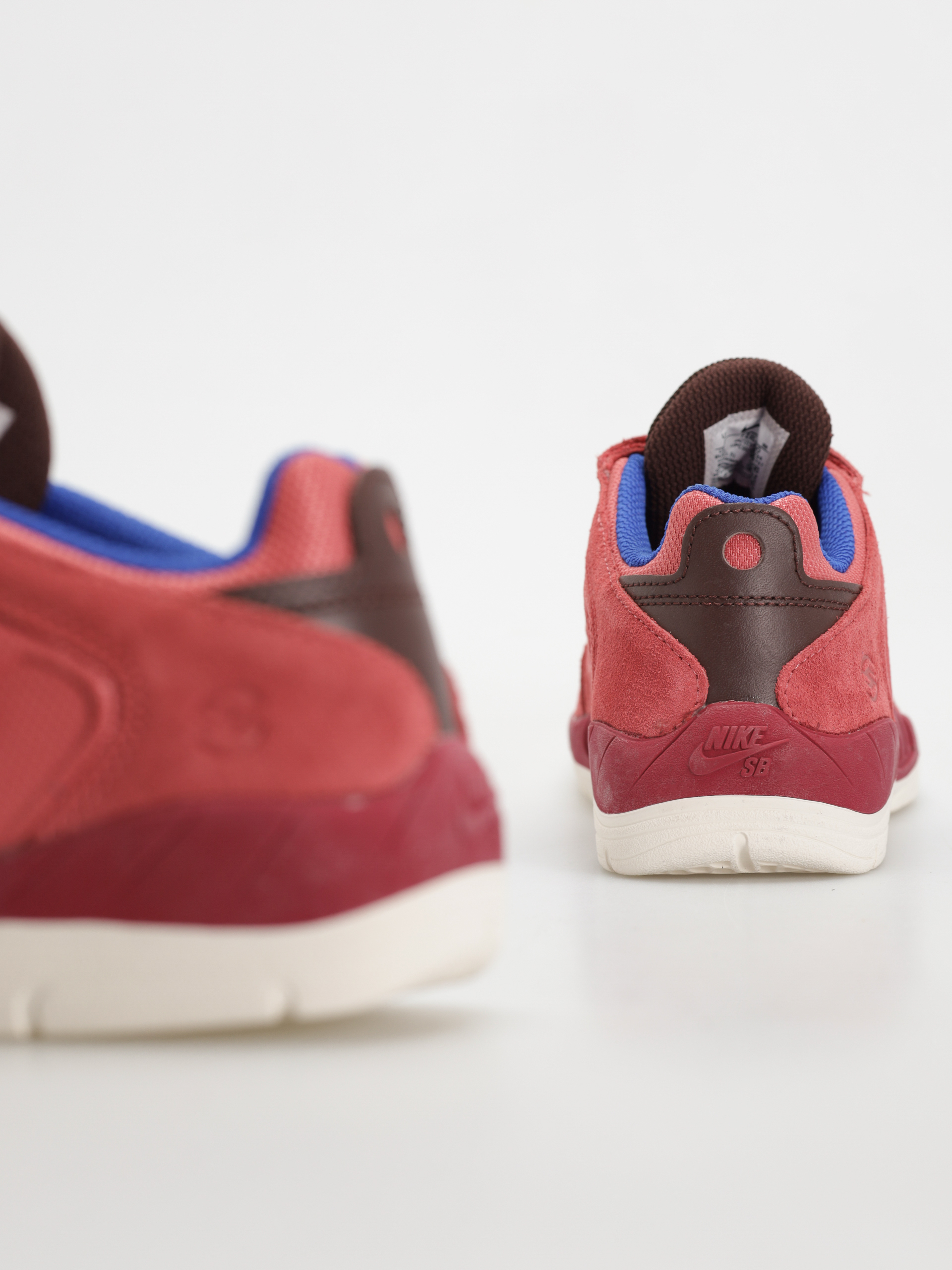 Boty Nike SB Vertebrae (adobe/melon tint earth noble red)