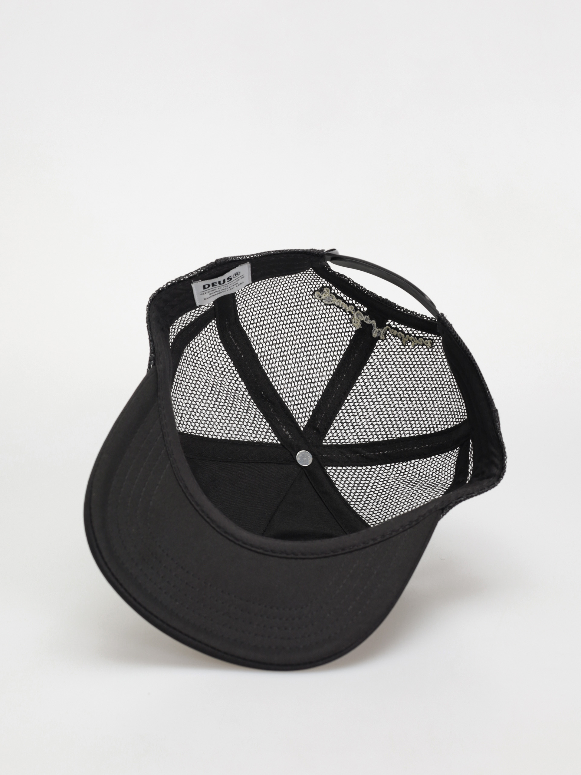 Kšiltovka  Deus Ex Machina Kamli Trucker (black)