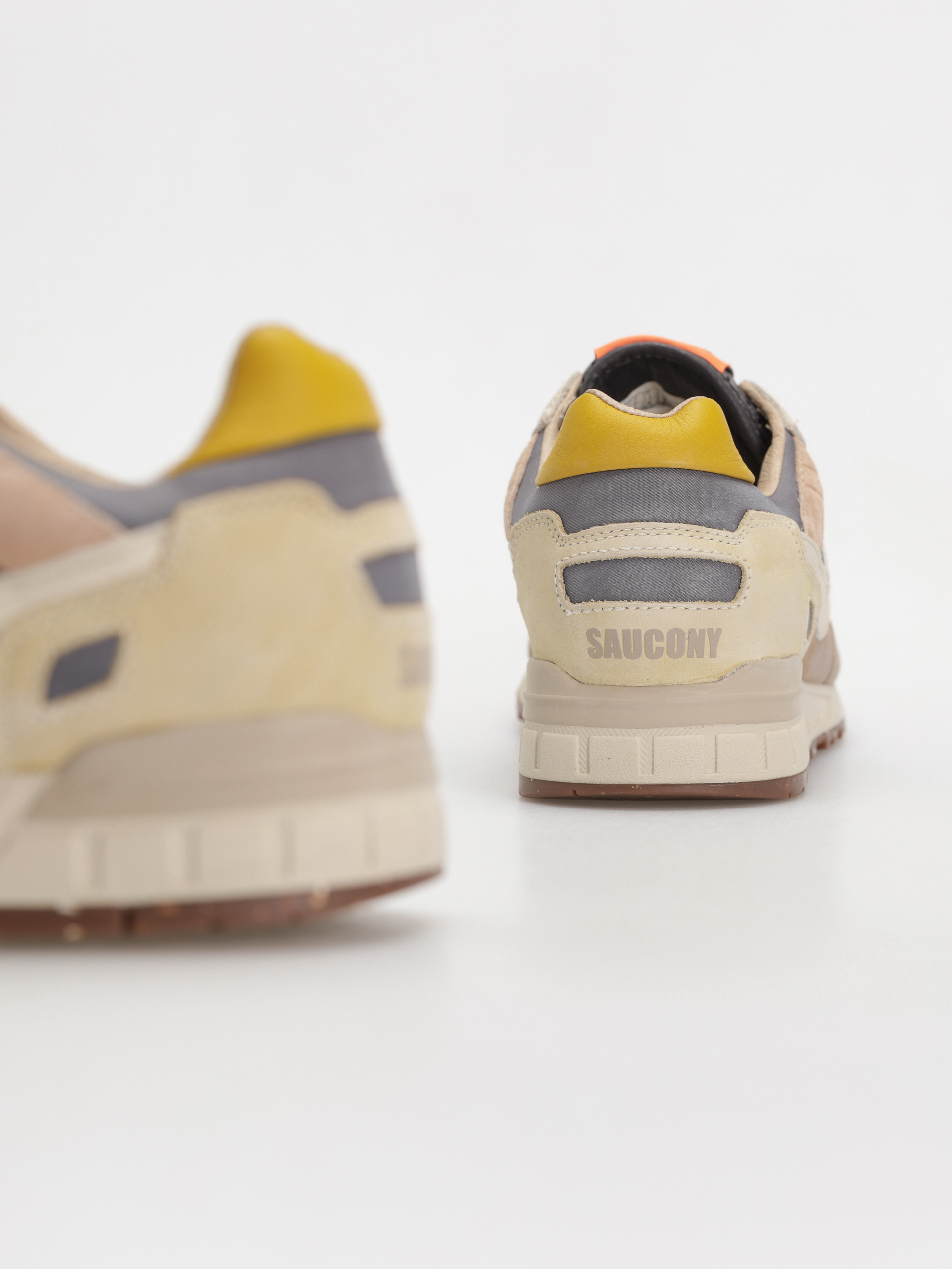 Boty Saucony Shadow 5000 (dark grey/sand)