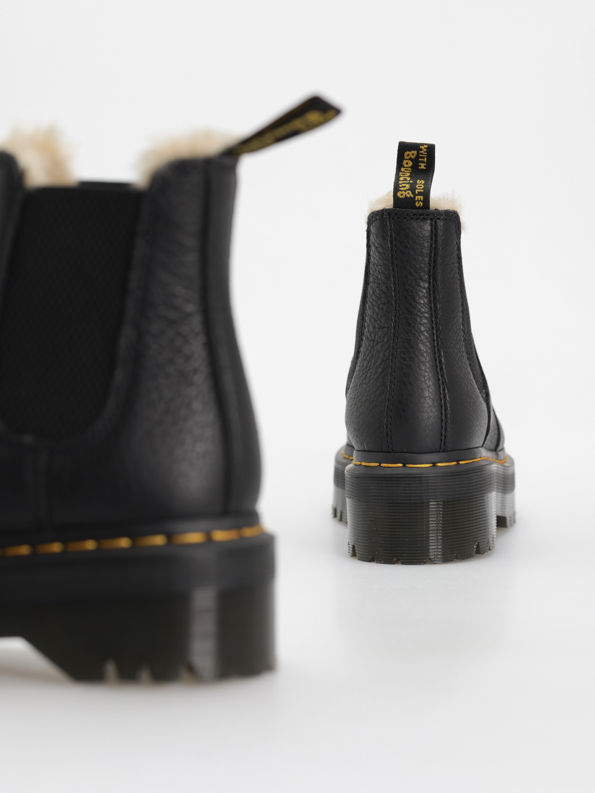 Boty Dr. Martens 2976 Quad Fur Lined Wmn (black pisa)