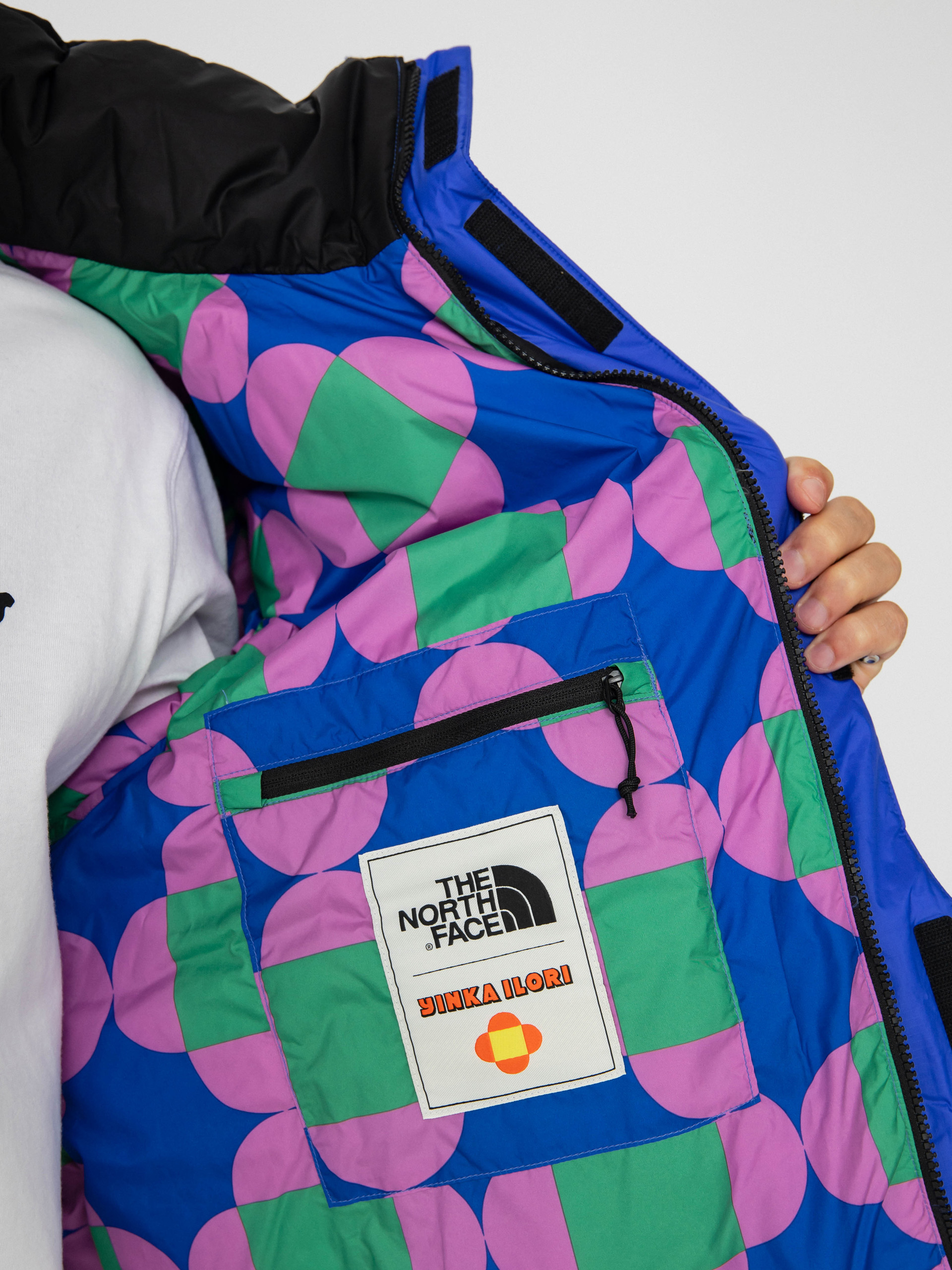 Bunda The North Face X Yinka Ilori Down Puffer (tnf black/solar blue)