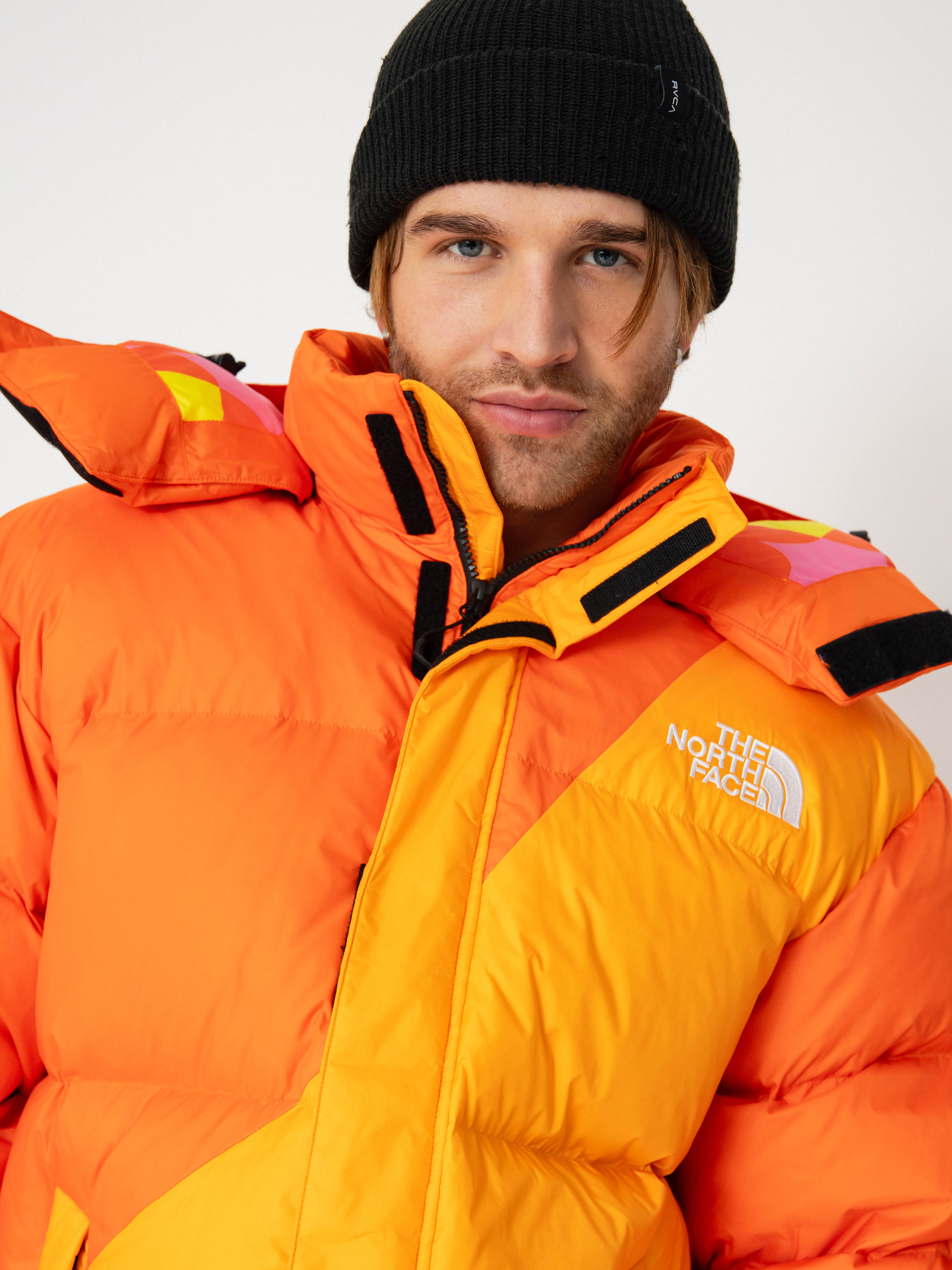 Bunda The North Face X Yinka Ilori Down Puffer (red orange/apricot glaz)