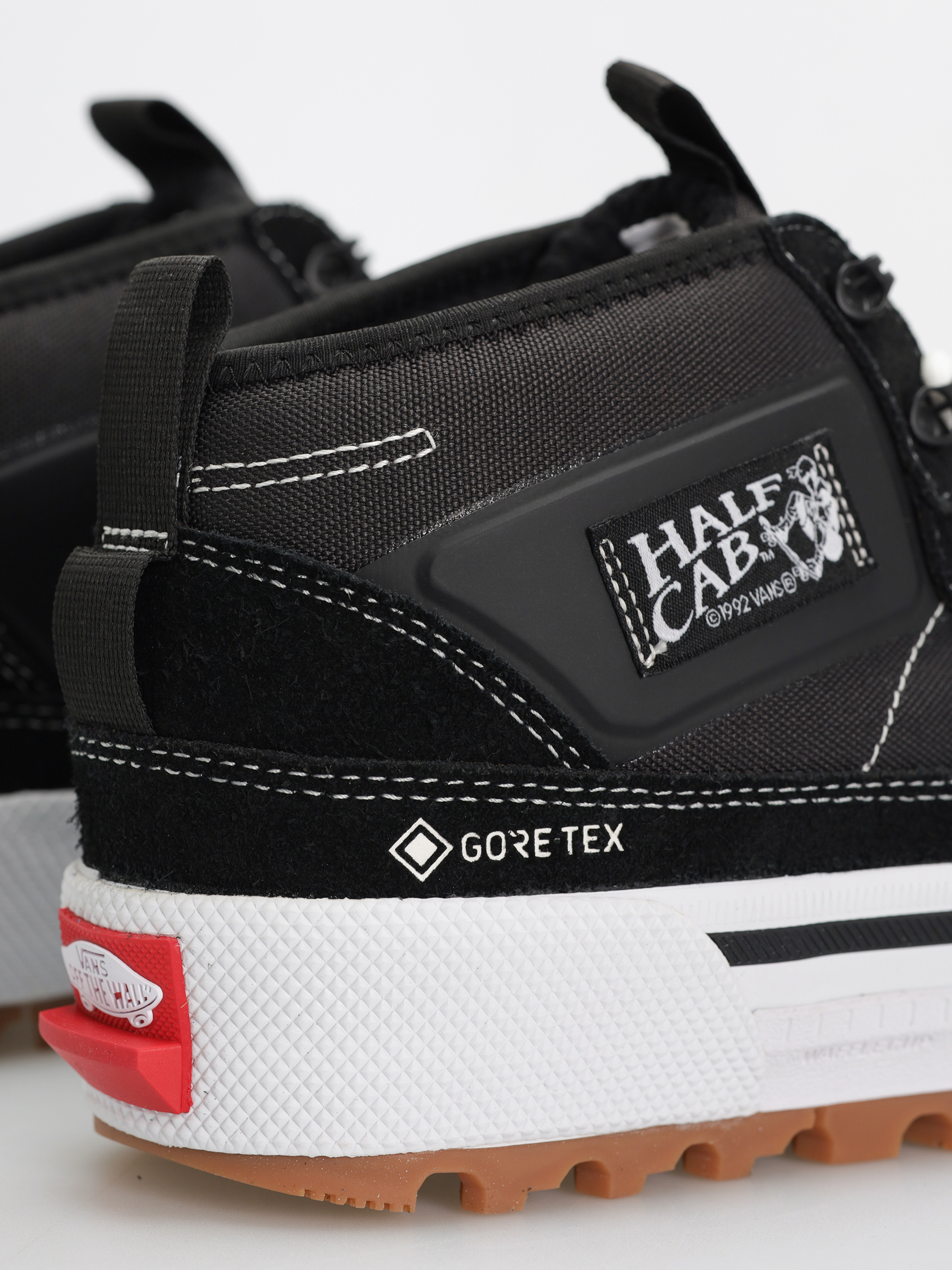 Boty Vans Half Cab Gore Tex MTE (black/white)