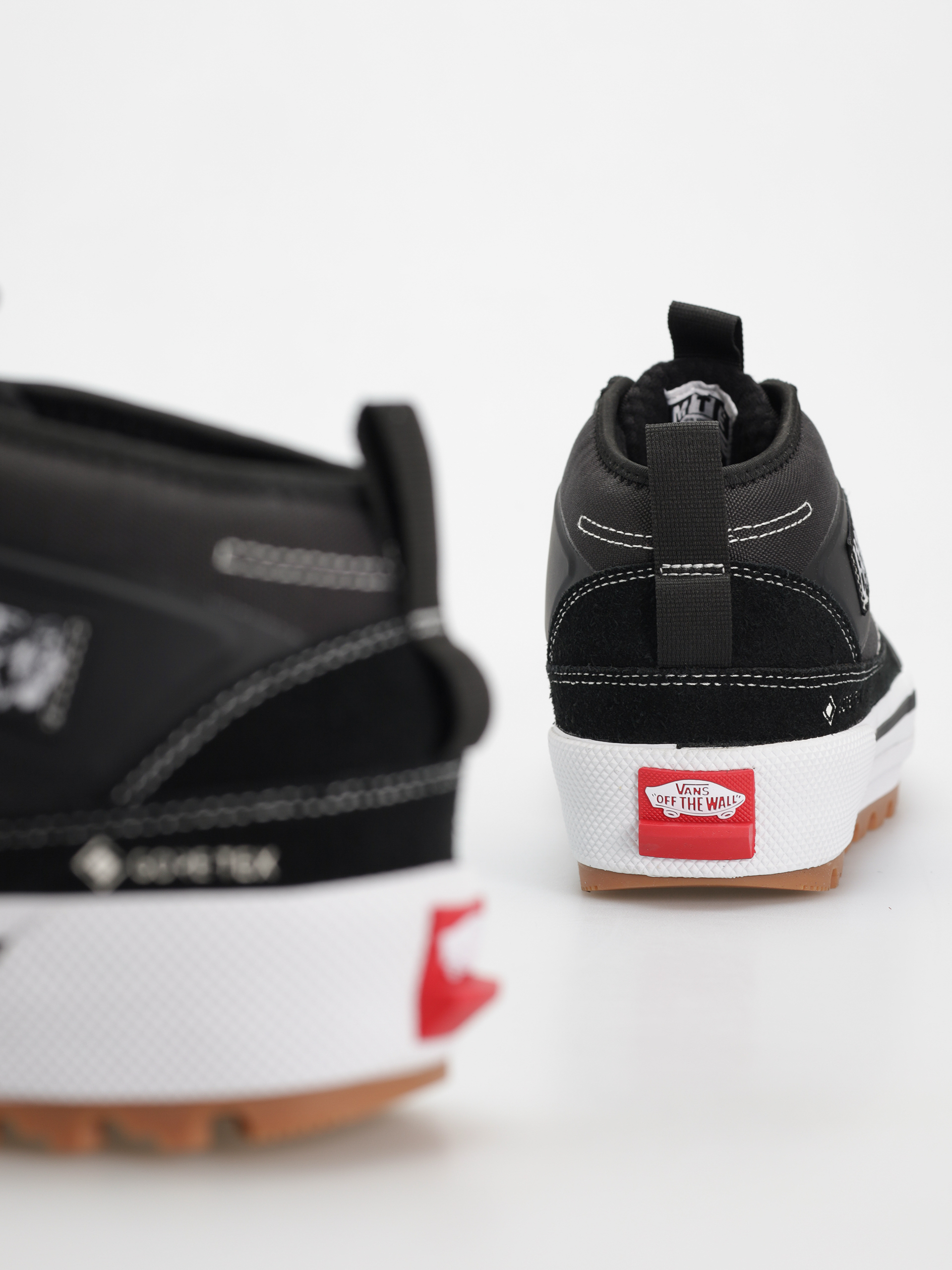 Boty Vans Half Cab Gore Tex MTE (black/white)