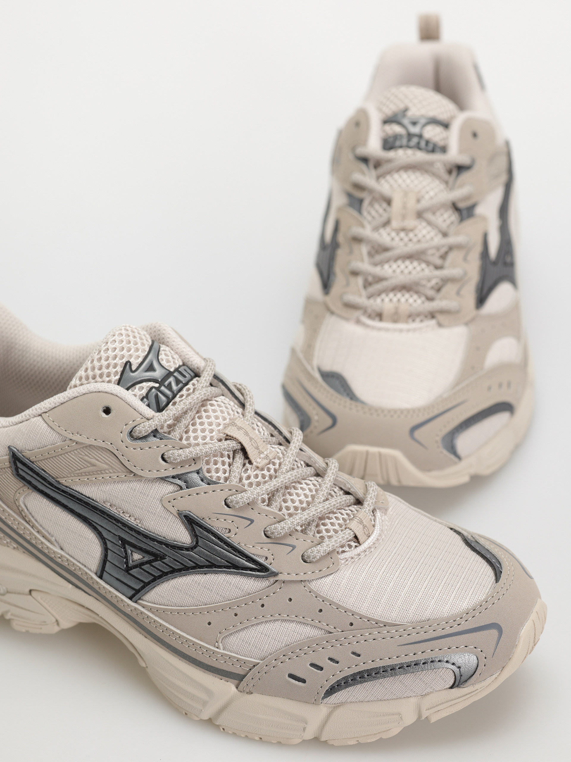 Boty Mizuno MXR Tech (silver cloud/metallic gray/vintage khaki)
