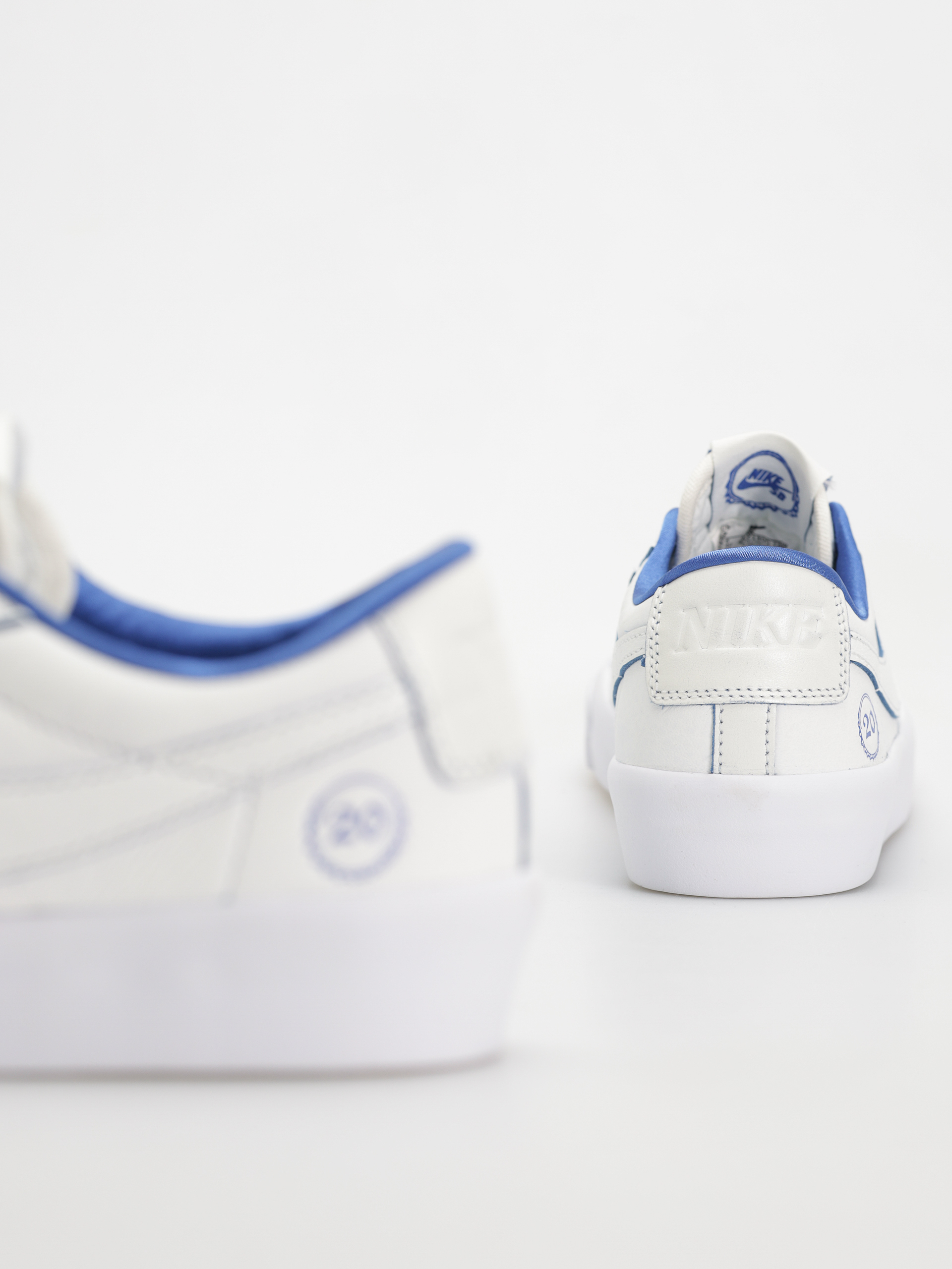 Boty Nike SB Blazer Low Pro Gt Prm (summit white/game royal summit white)