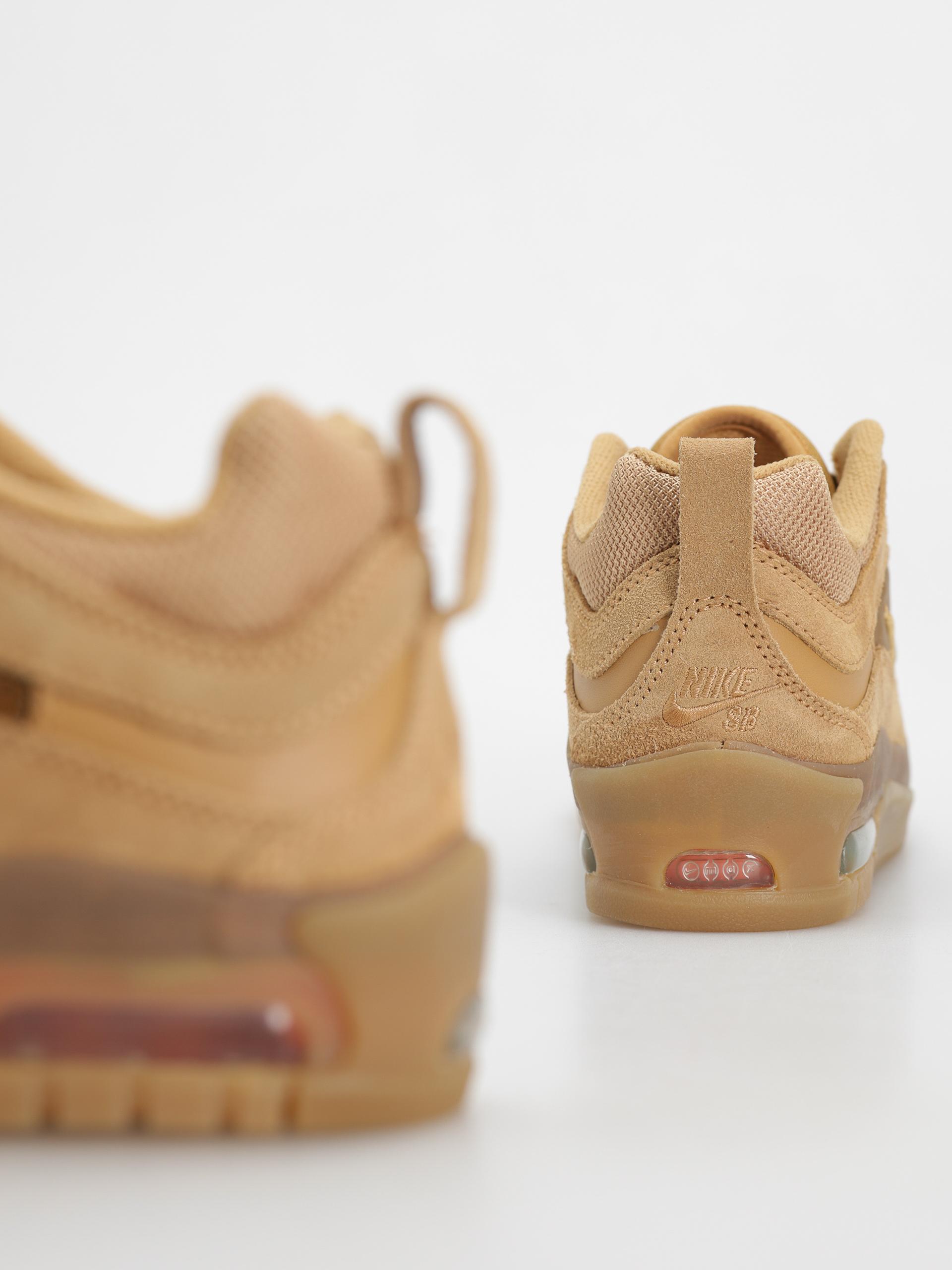 Boty Nike SB Air Max Ishod (flax/wheat flax safety orange)