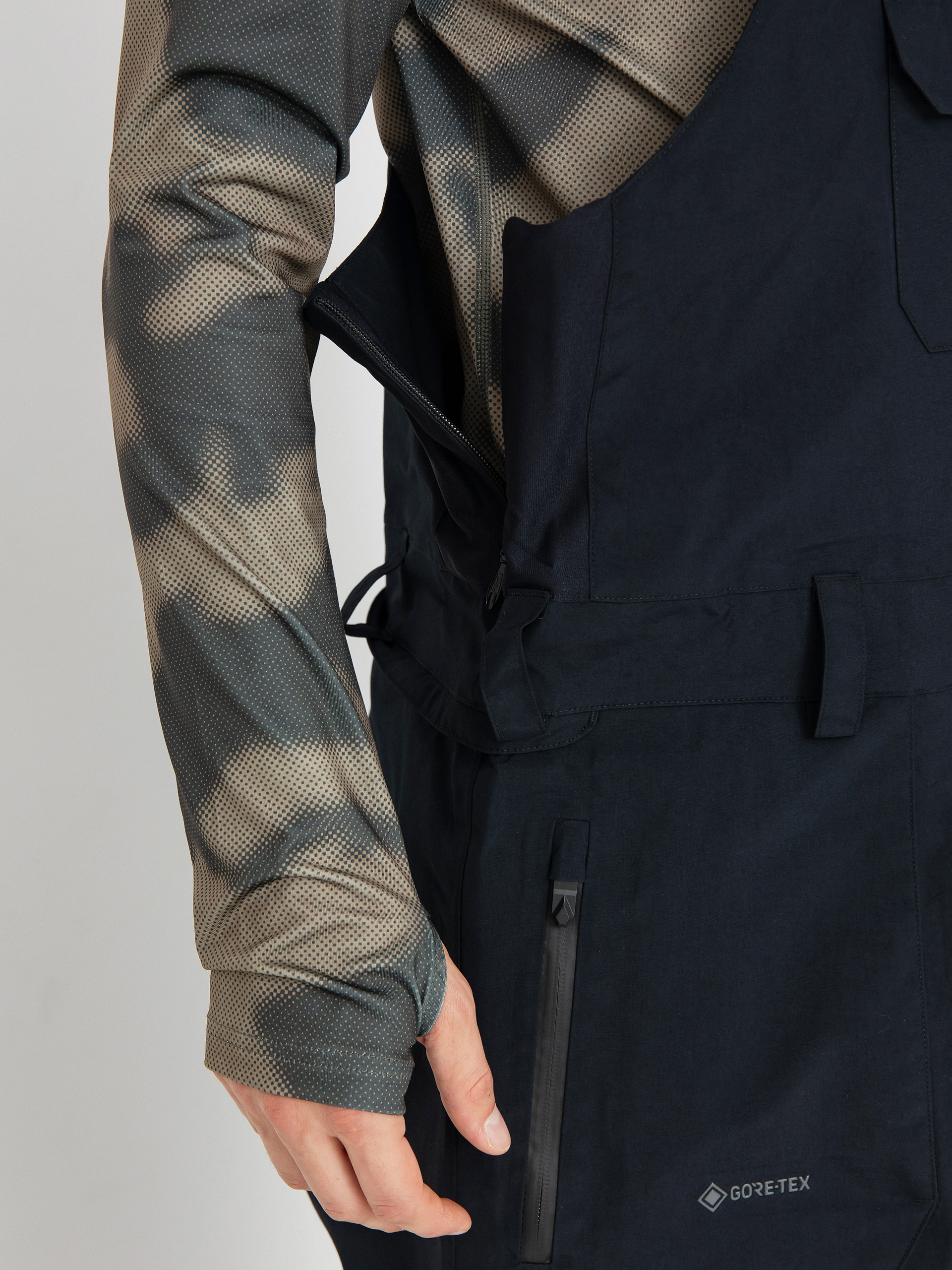 Pánské Snowboardové kalhoty  Volcom Rain Gore Tex Bib Overall (black)