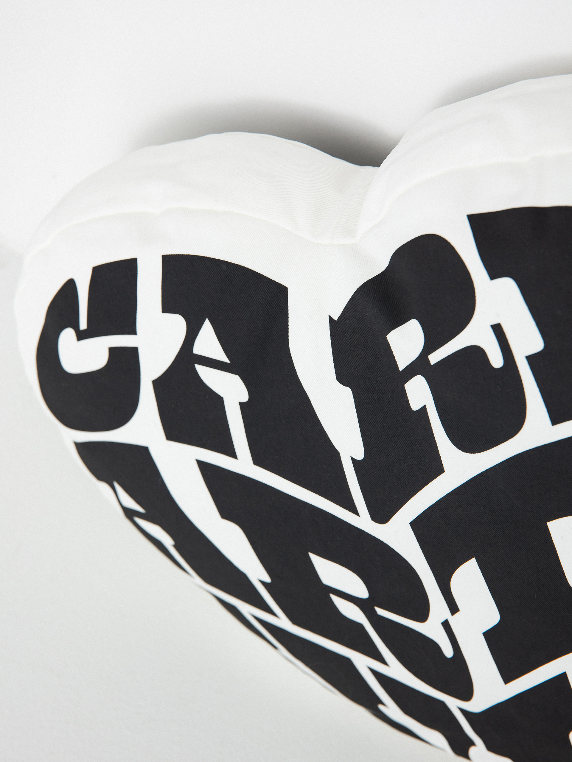 Akcesoria Carhartt WIP Harttbreaker Pillow (white/black)