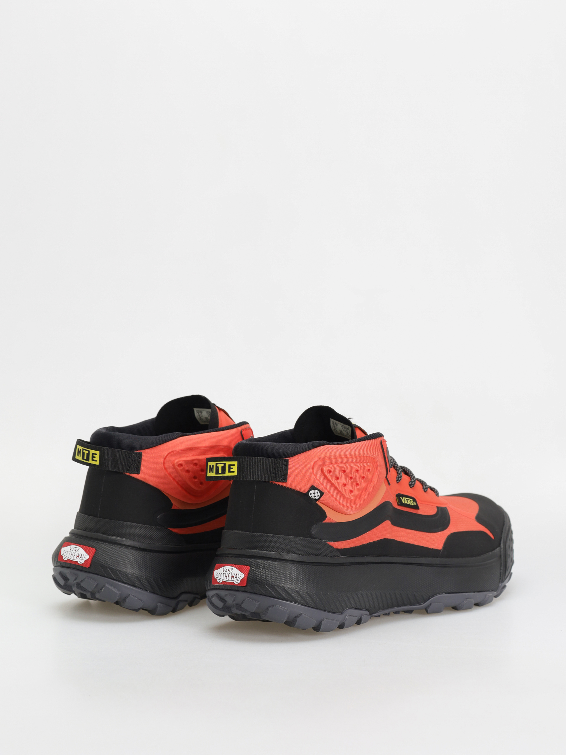 Boty Vans Crosspath Mid MTE (orange/black)