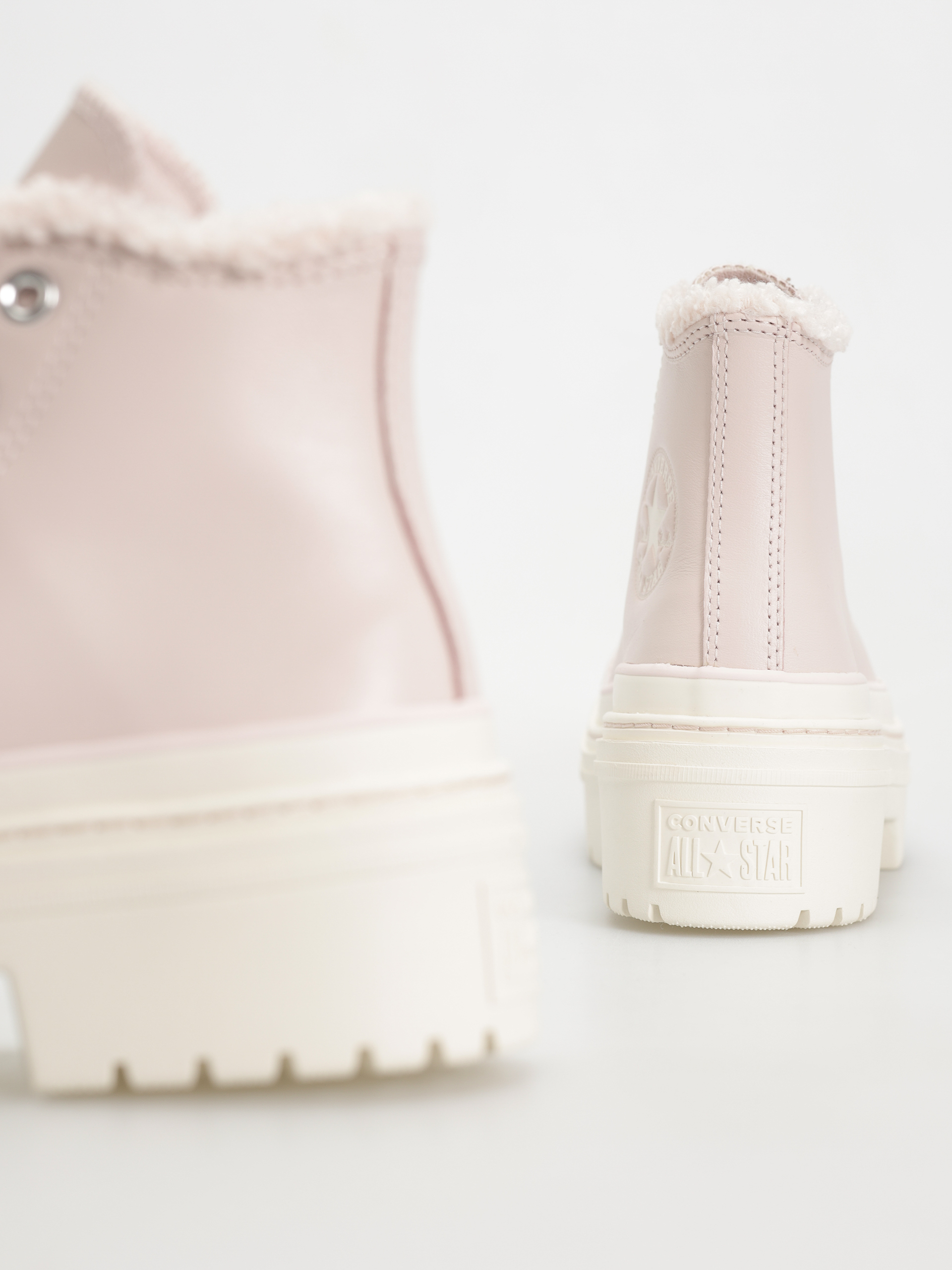 Boty Converse Chuck Taylor All Star Lugged Heel Sherpa Wmn (blush hush/egret/egret)