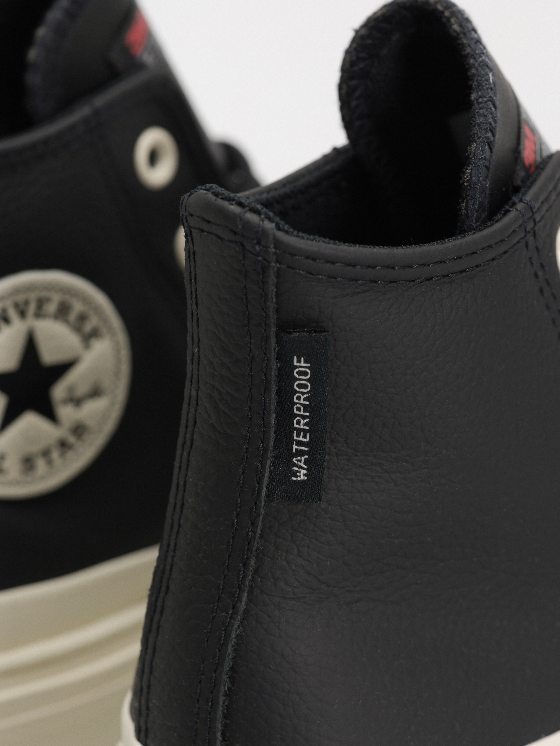 Boty Converse Chuck Taylor All Star Lugged Heel Platform Waterproof Wmn (black/black/egret)