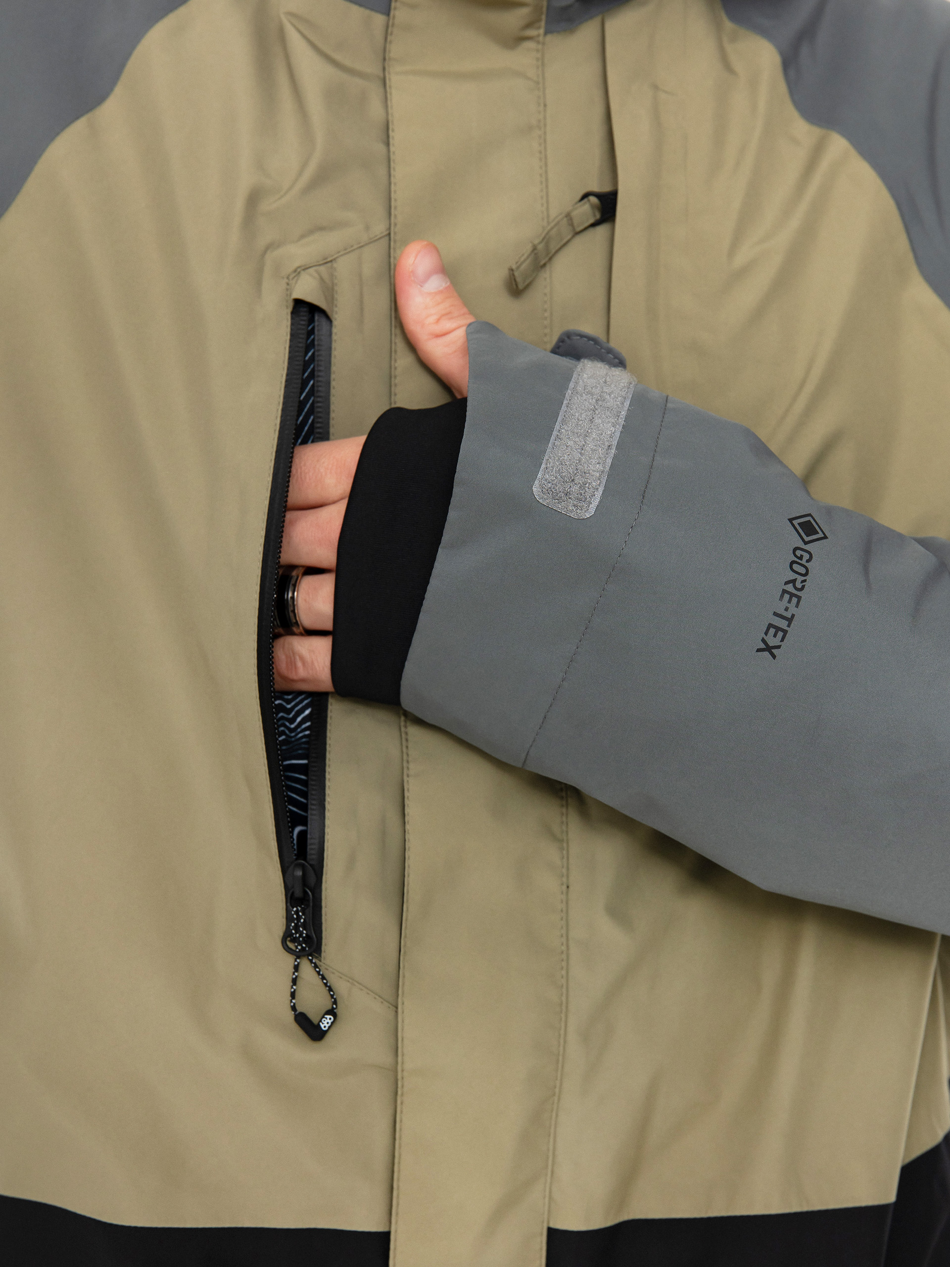 Pánská Snowboardová bunda 686 Gore Tex Core Inslulated (rhino grey colorblock)